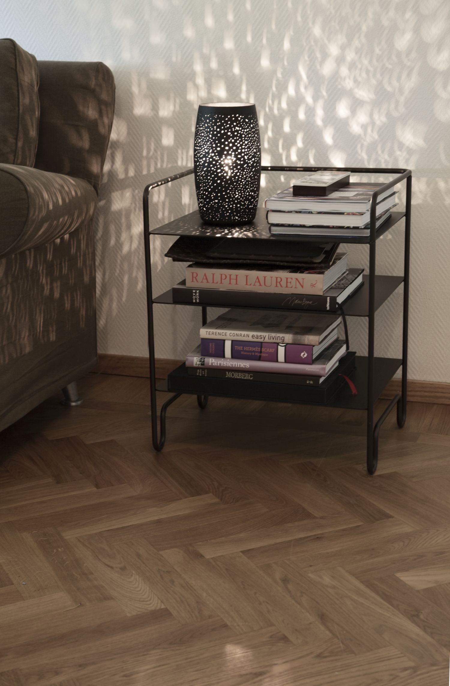 Tischlampe Metall 26 cm hoch Schwarz E27 dekorativ GITTE Hartholz, Holz, Fußboden, Bodenbeläge, Tabelle