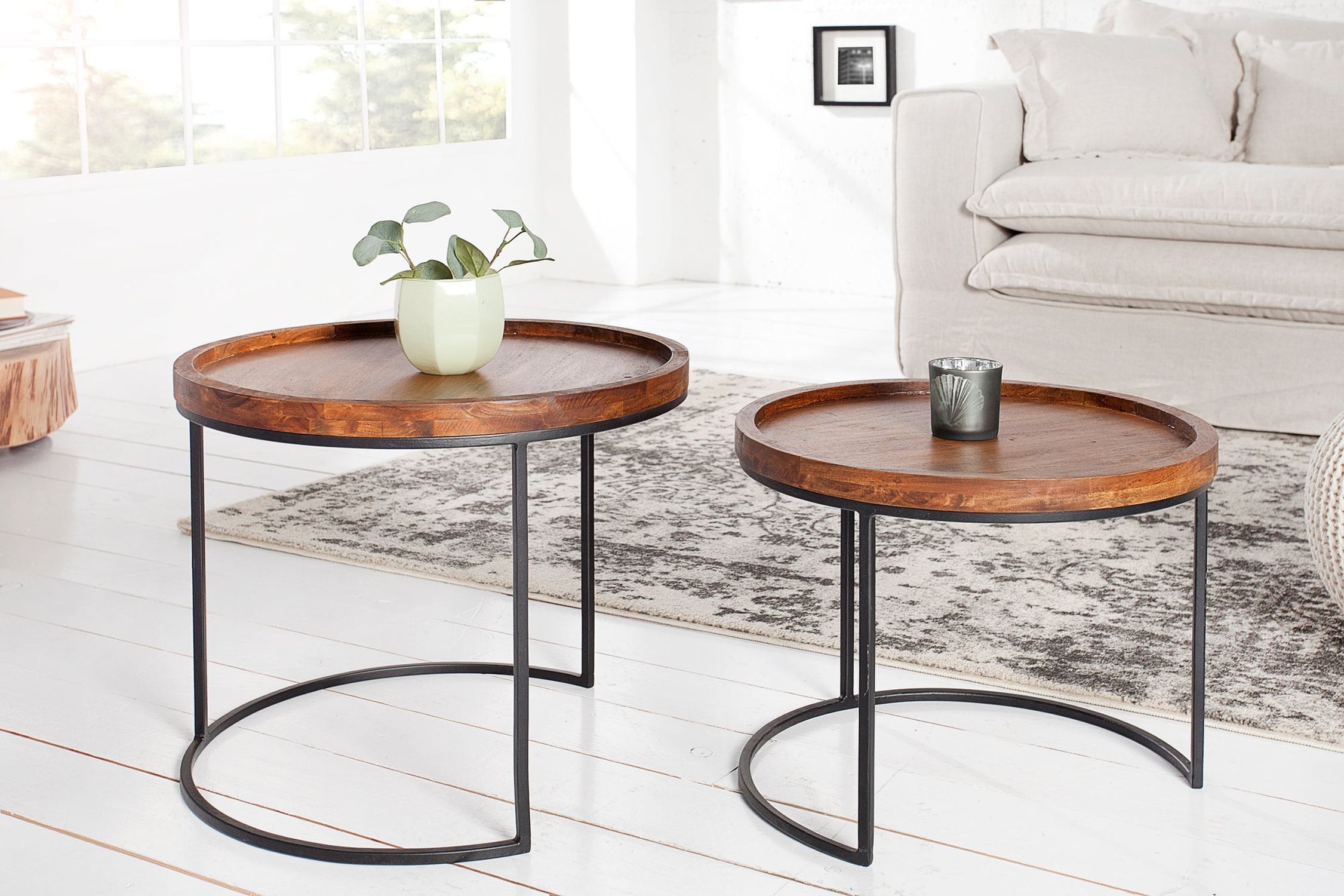 Beistelltisch 2er Set Akazienholz Metall rund Kaffeetisch, Mobiliar, Tabelle, Pflanze, Tischplatte