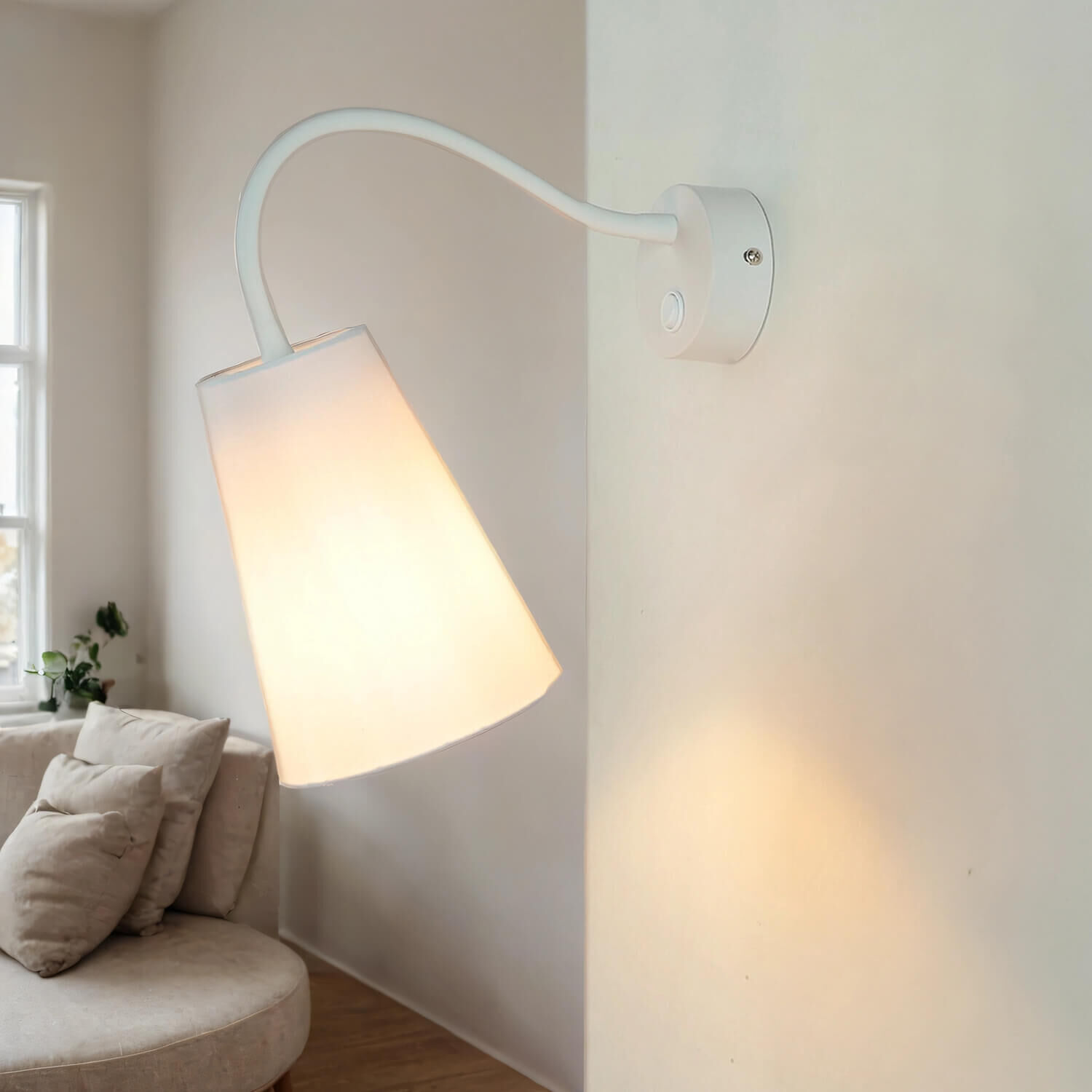 Wandleuchte, Wandlampe, weiße Lampe, Schirmlampe, Küchen- oder Wohnbereich