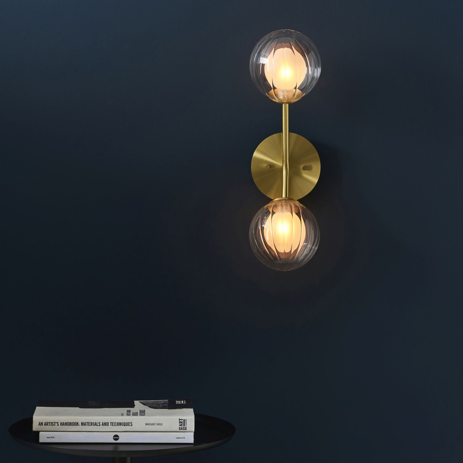 Wandlampe Glas Metall 40 cm hoch in Messing Weiß 2x G9 Kugel