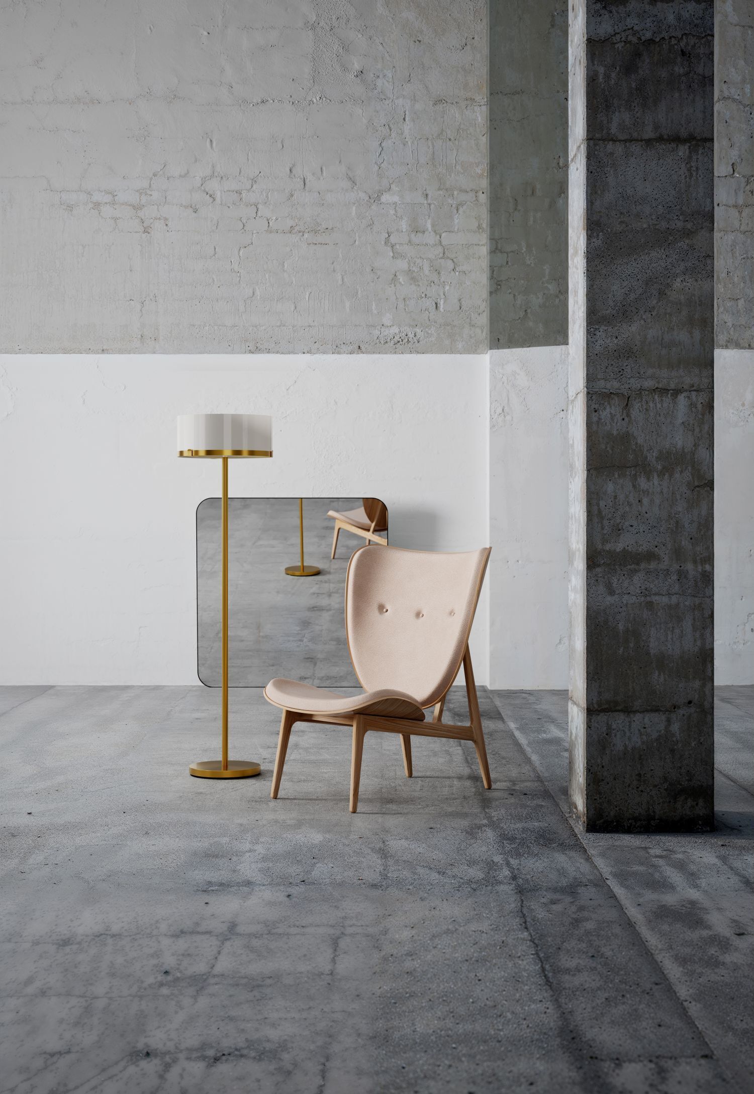 Stehlampe Metall Glas 150 cm hoch in Messing Weiß E27 Lampe, Mobiliar, Fußboden, Stuhl