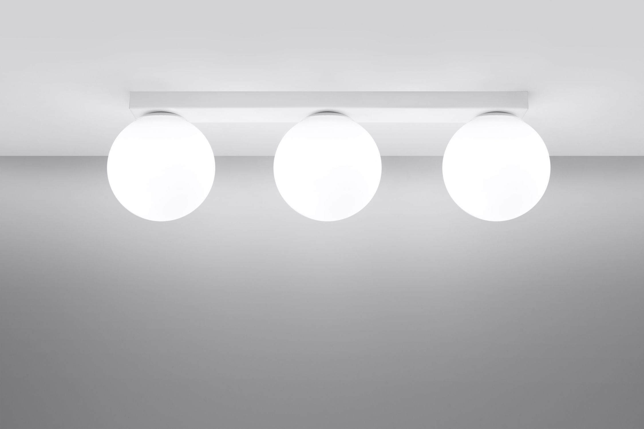Deckenleuchte Weiß 50 cm lang Glas Metall 3-flammig G9