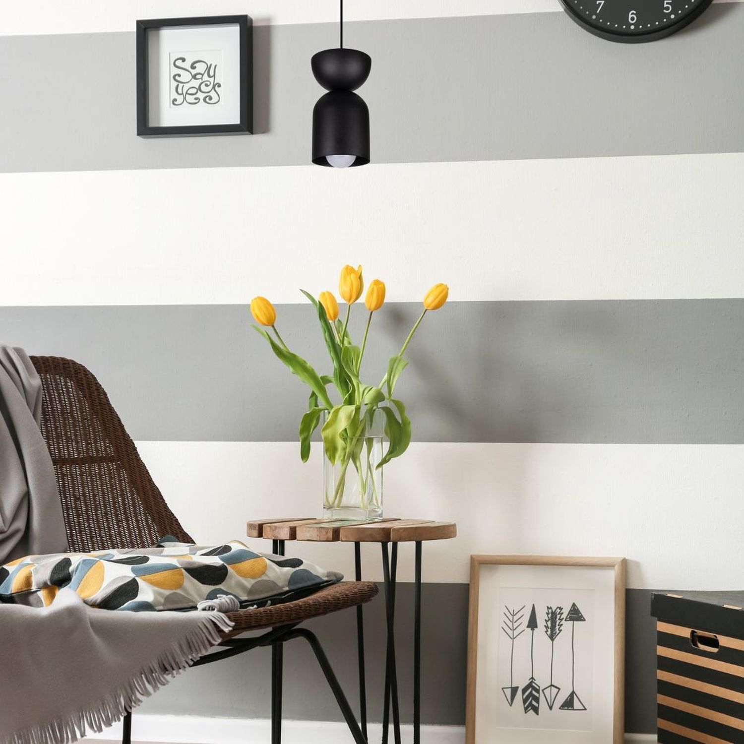 Runde Hängeleuchte Schwarz Metall Ø11 cm Minimalistisch Drinnen, Innenarchitektur, Tabelle, Lampe, Pflanze