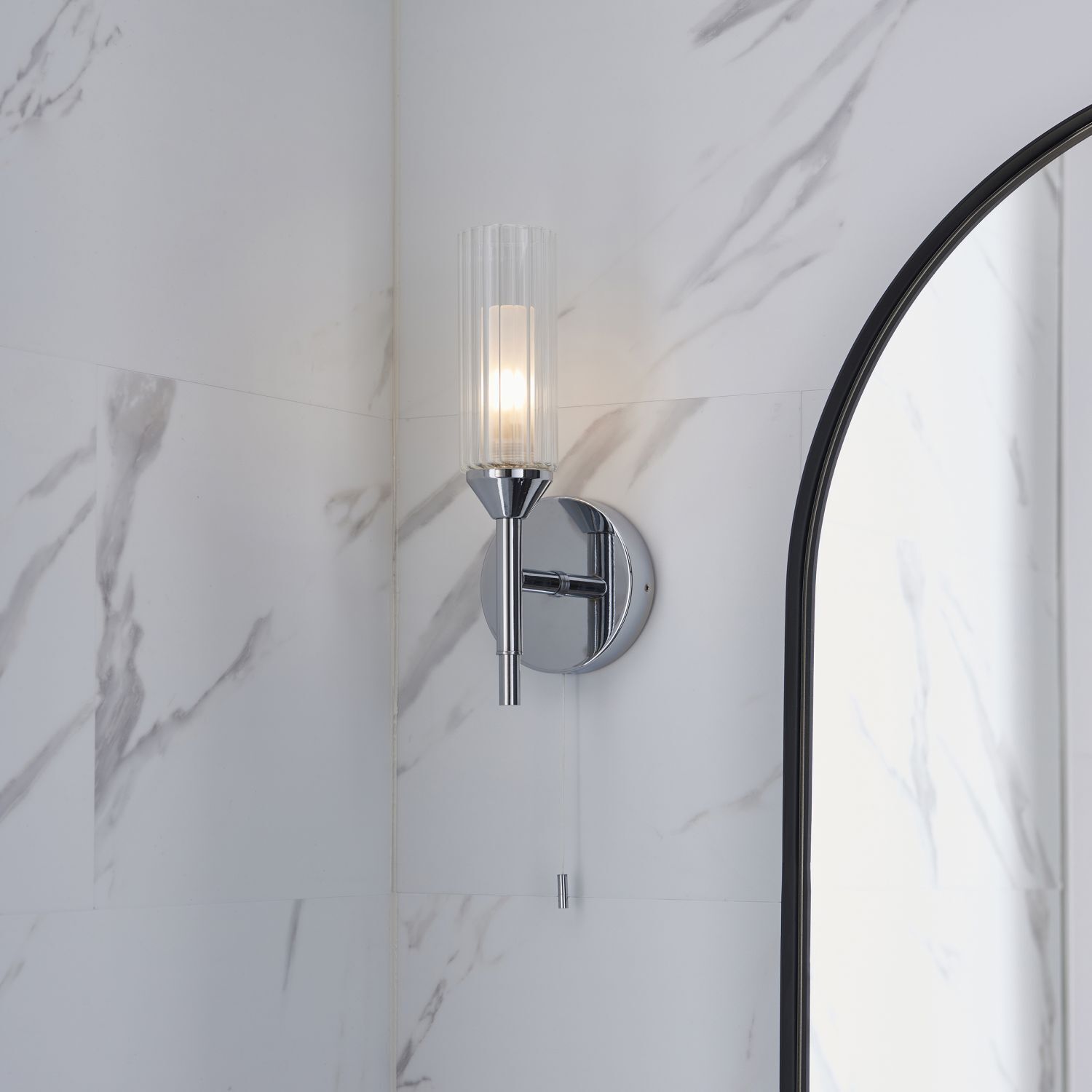 Wandleuchte mit Schalter IP44 Chrom Weiß Glas Metall Bad G9