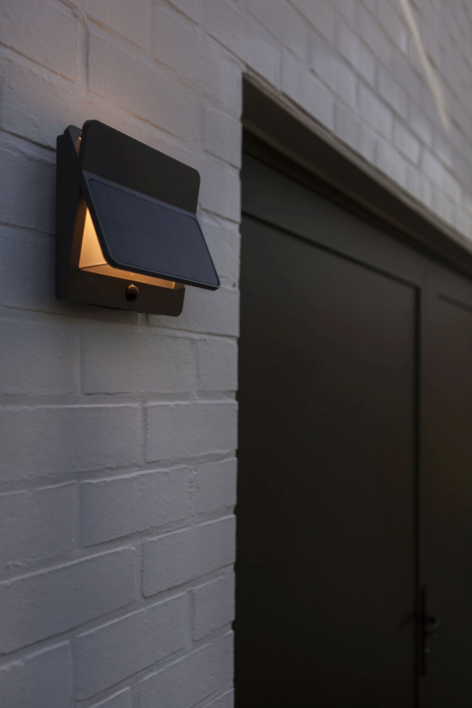 LED Solar Wandleuchte mit Bewegungssensor IP54 3000 K