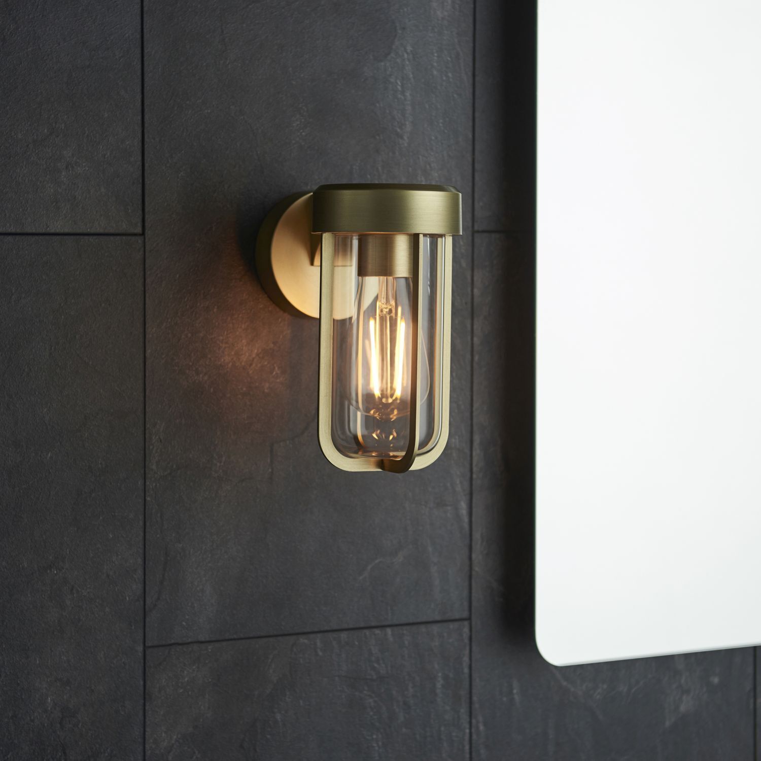 Wandleuchte außen E27 Aluminium Glas IP44 20,8 cm hoch in Gold