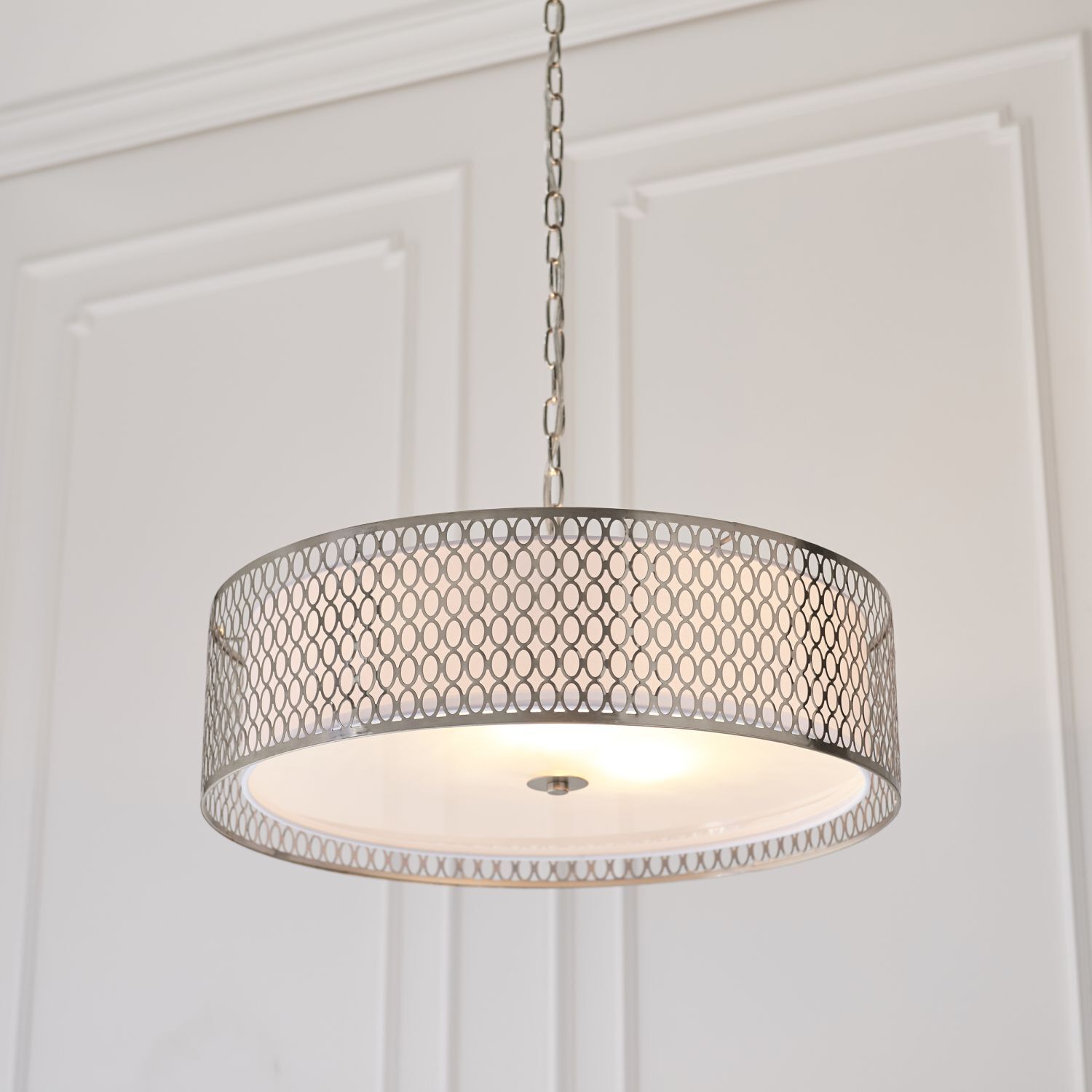 Hängeleuchte rund Ø 56 cm Metall Glas Stoff in Nickel Weiß 3x E27