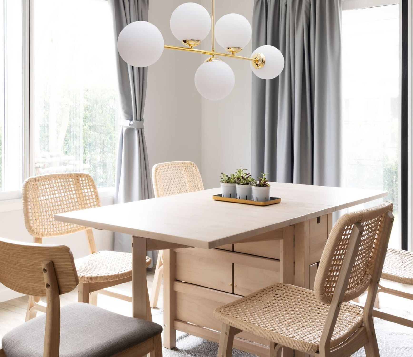 LEDKIA Deckenleuchte „Moonlight“ – 5 Schwenkbare Spots, Messing-Optik, Metall & Glas, 60 Cm Durchmesser, Für Wohnzimmer & Büro