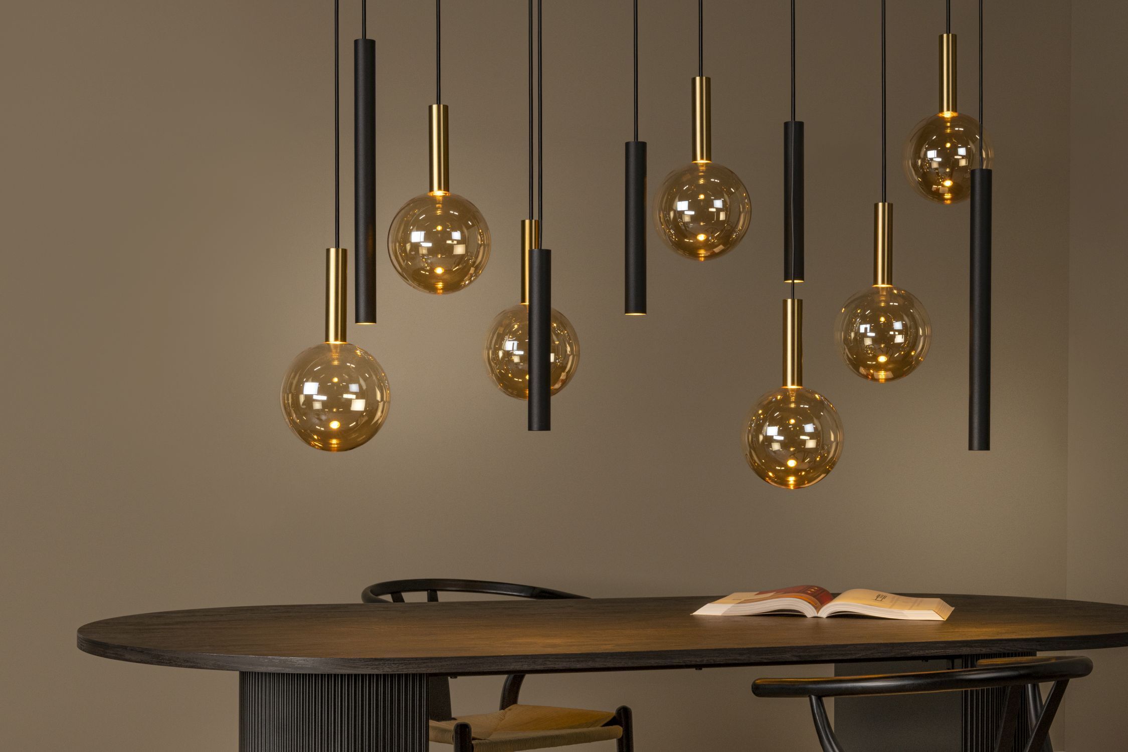 Pendelleuchte Glas Bernstein 12-flammig G9 L:143 cm Buch, Veröffentlichung, Kronleuchter, Lampe