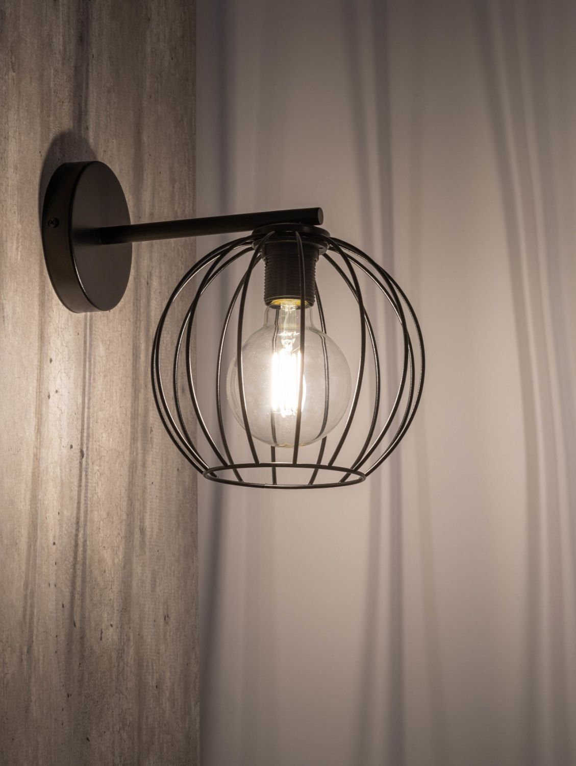 Wandlampe Metall E27 Schwarz Kugel Schirm RASHA