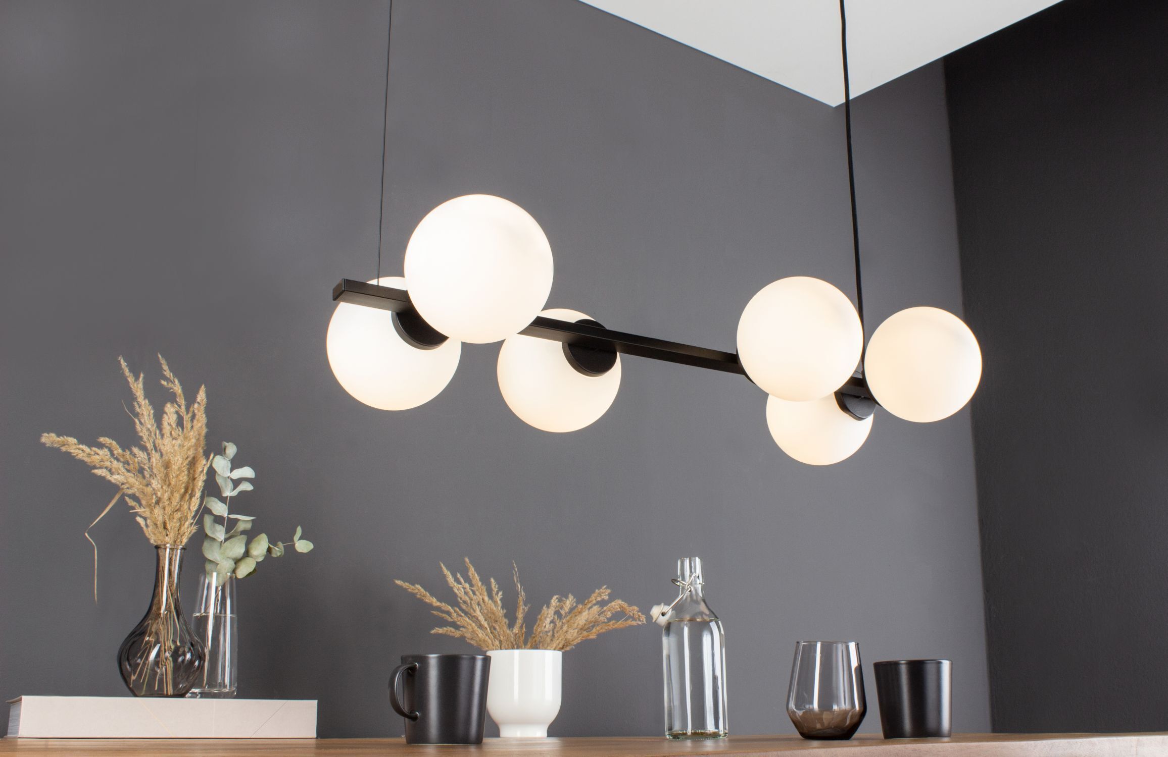 Pendelleuchte Schwarz Weiß L:80 cm E14 Kugeln satiniert