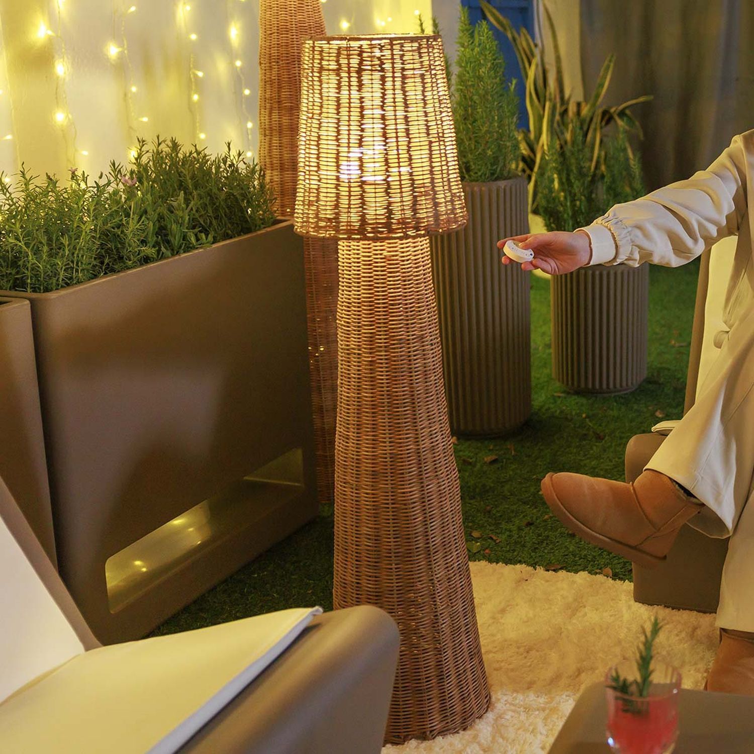 LED Akku Stehlampe dimmbar IP54 3000 K 109 cm Rattan Lampe, Stehlampe, Korblampe, Rattan, Nachtbeleuchtung