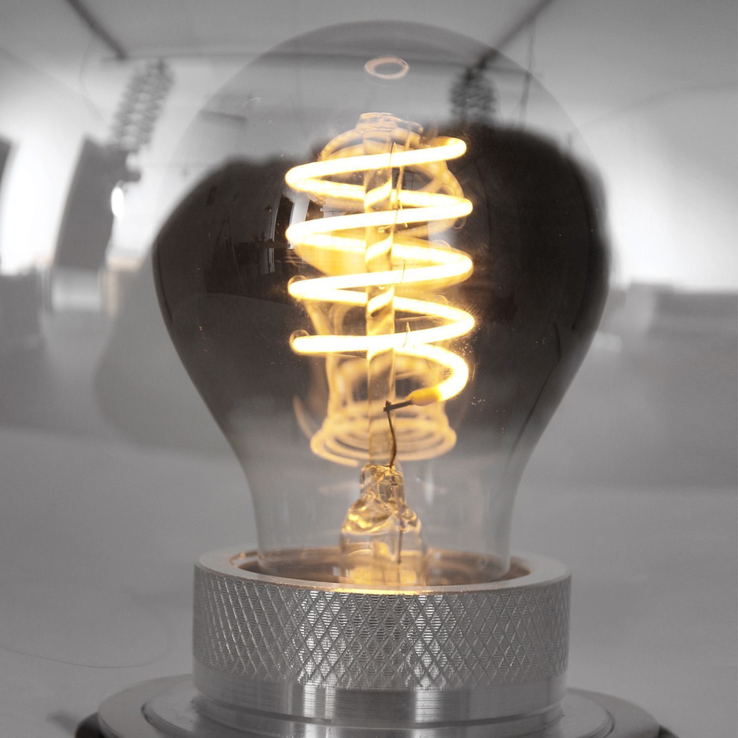 Stilvolle Tischlampe Metall Glas in Rauchgrau E27 22 cm Stilvolle Tischlampe Metall Glas in Rauchgrau E27 22 cm