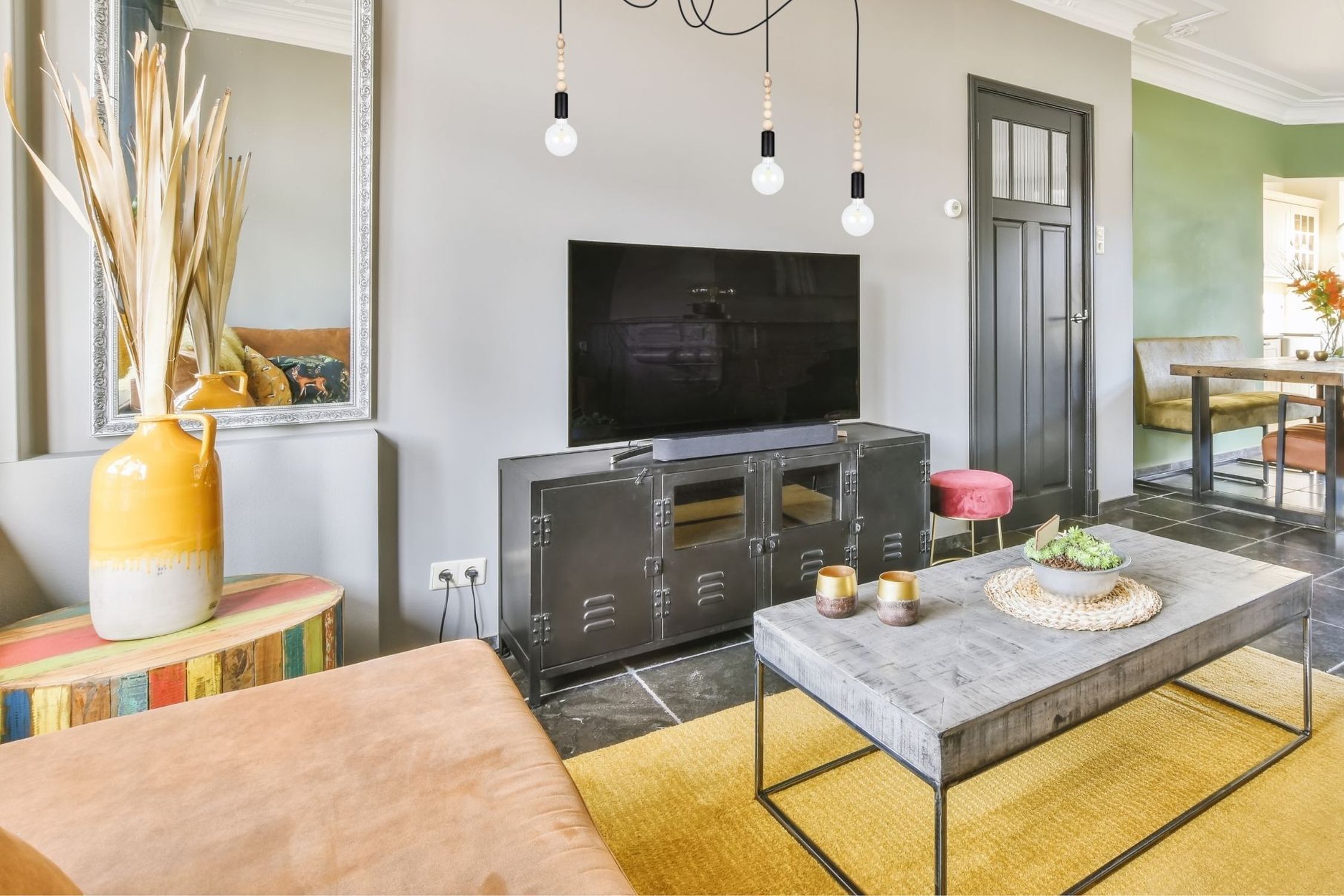 Wohnzimmer, Fernseher, Schrank, Wohnaccessoire, Vase