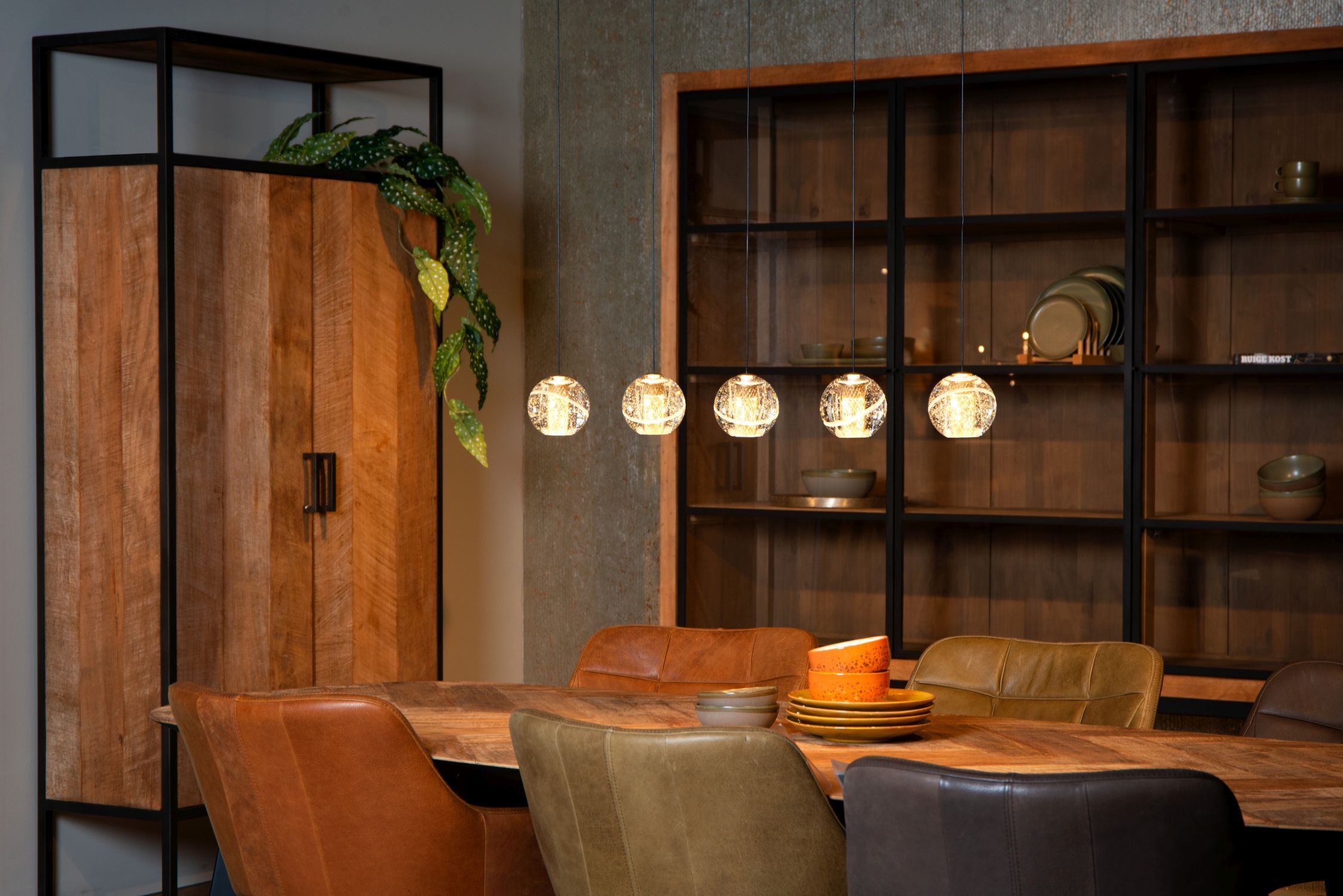 LED Pendelleuchte Glas Messing 2700 K L:84 cm edel Esstisch, Holztisch, Wohnzimmerdekoration, Hängelampen, Vitrine