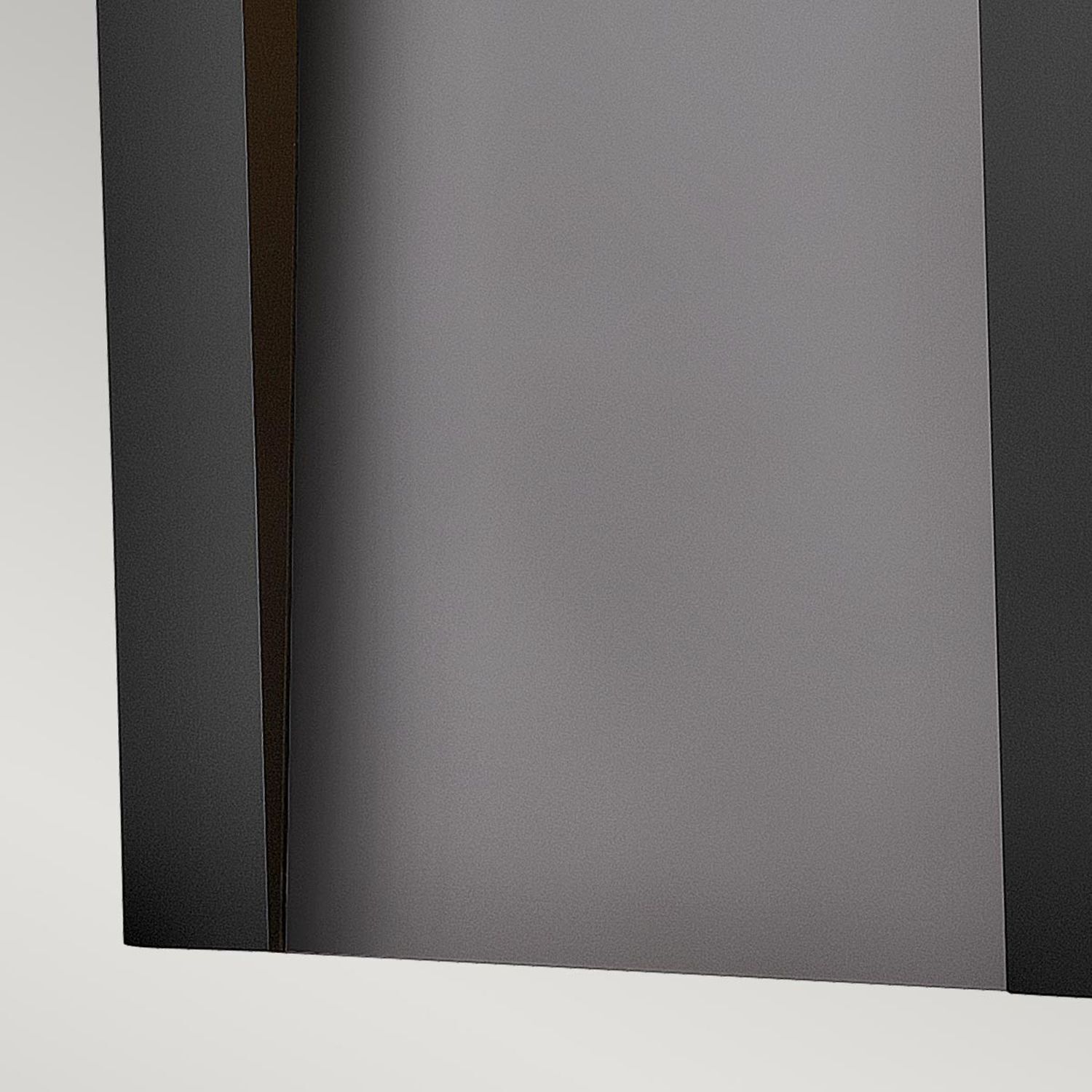 graues Panel, dunkler Rahmen, rechteckig, metallisch, geometrische Kante