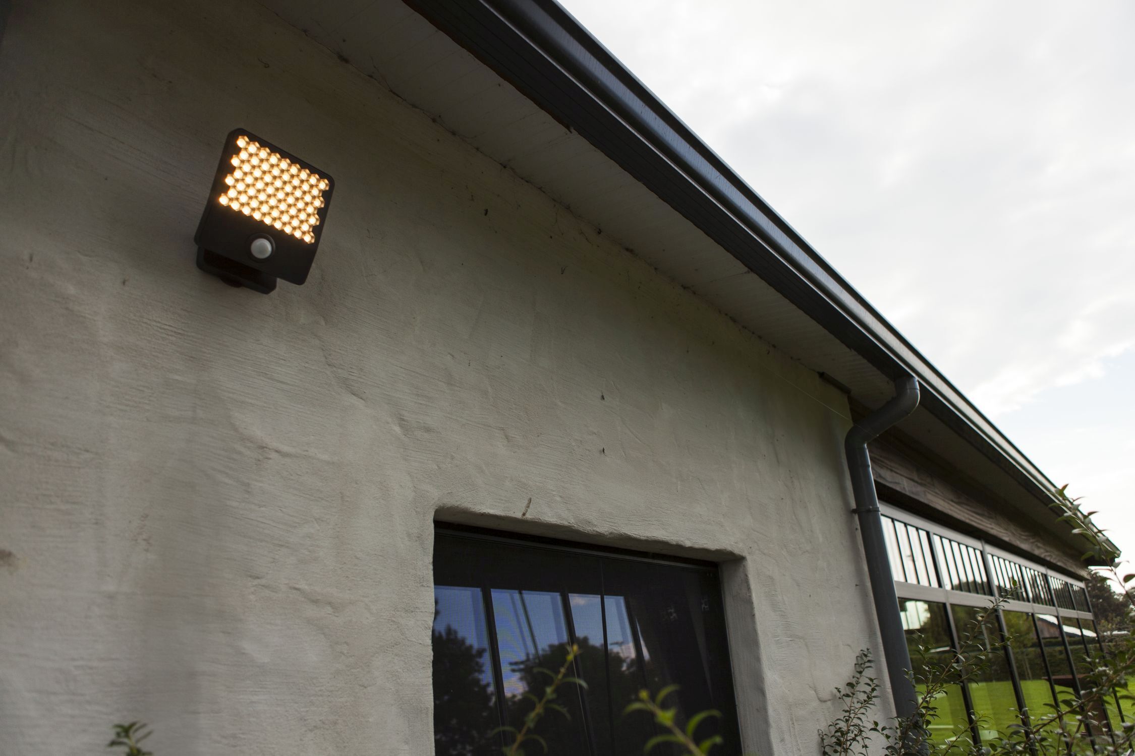 LED Wandlampe mit Bewegungsmelder 3000 K IP54 beweglich