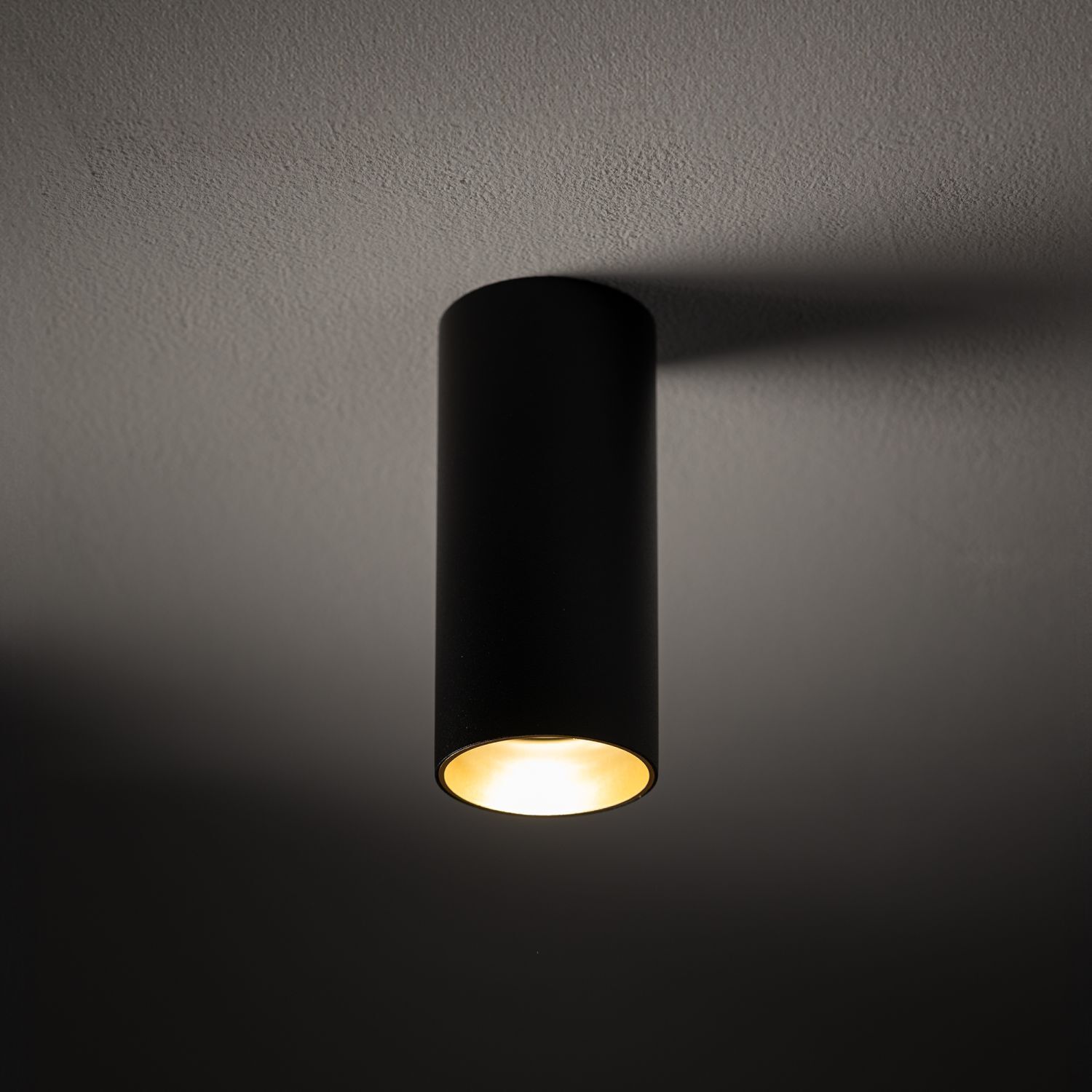 Deckenspot Stahl Schwarz Gold GU10 5,5 cm rund Zylinder