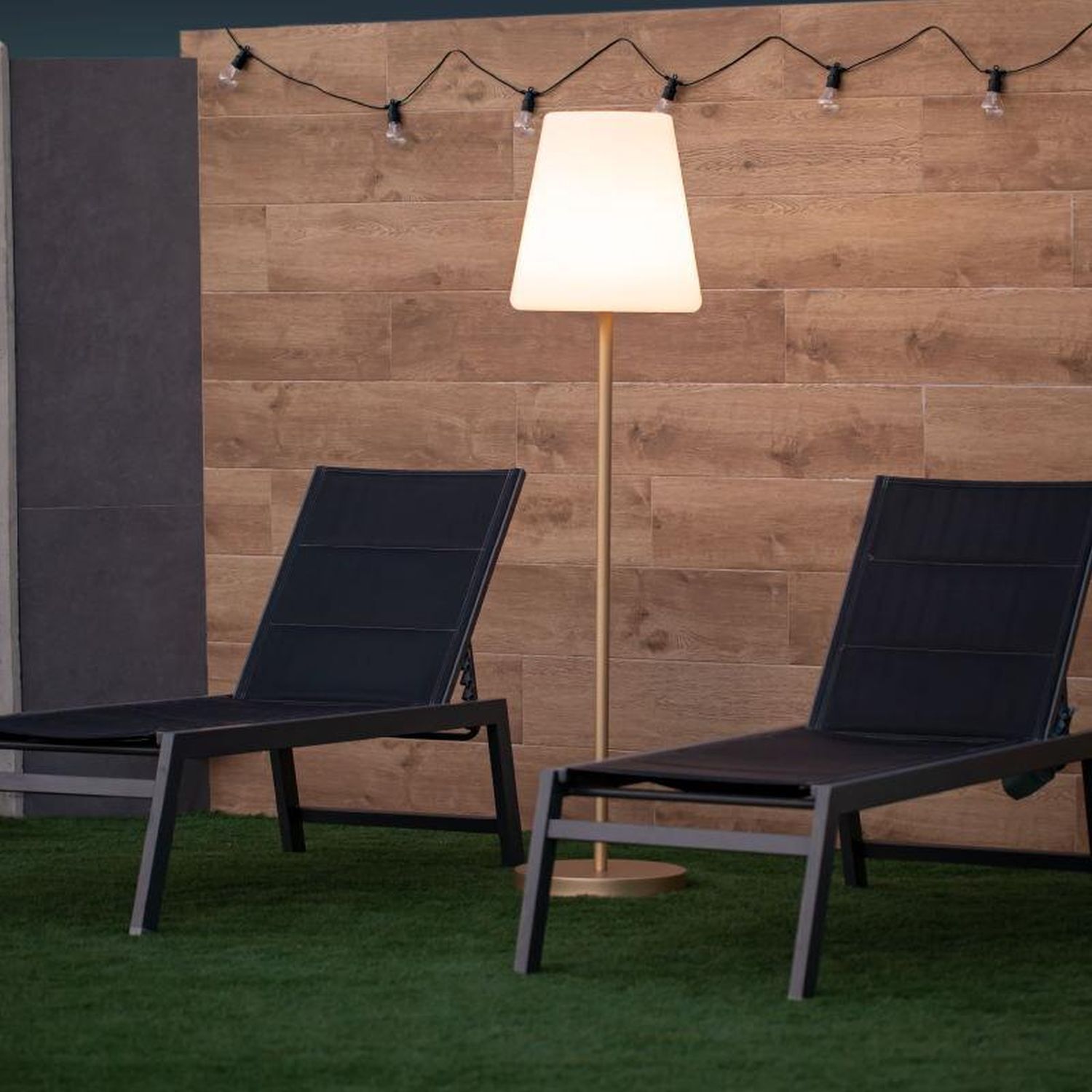 LED Außenleuchte Solar 177 cm Messing Weiß IP65 Lampe, Mobiliar, Stuhl