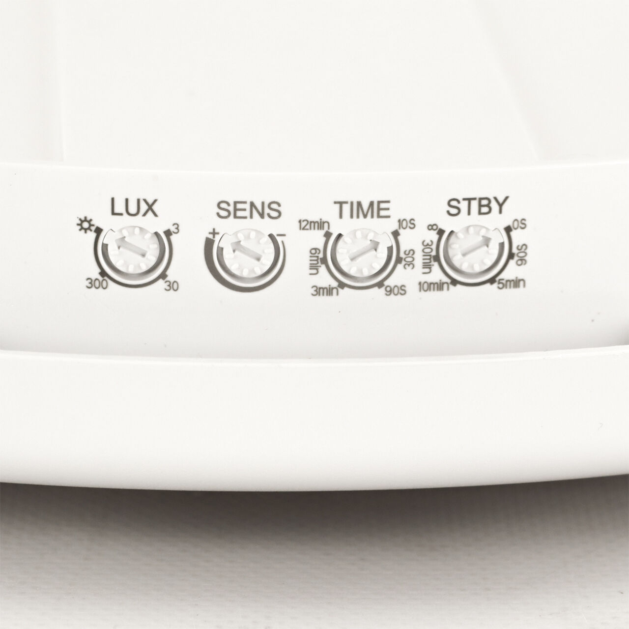 LED Deckenlampe Bewegungsmelder IP65 D: 26,5 cm rund Feuchtraum Essen, Mahlzeit, Porzellan, Töpferei, Gericht