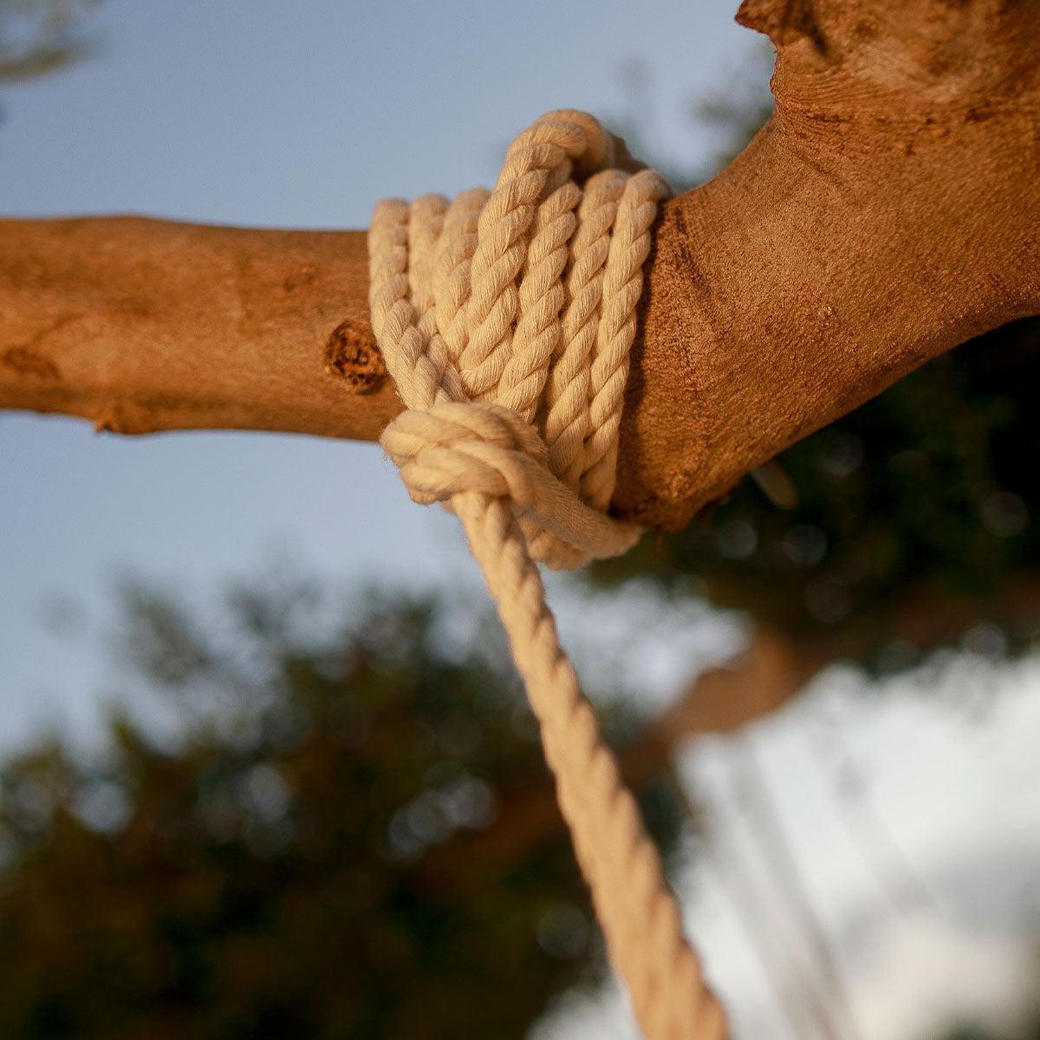 Pendelleuchte außen kabellos LED Akku IP54 Ø 30cm Beige 2700K Knoten, Seil