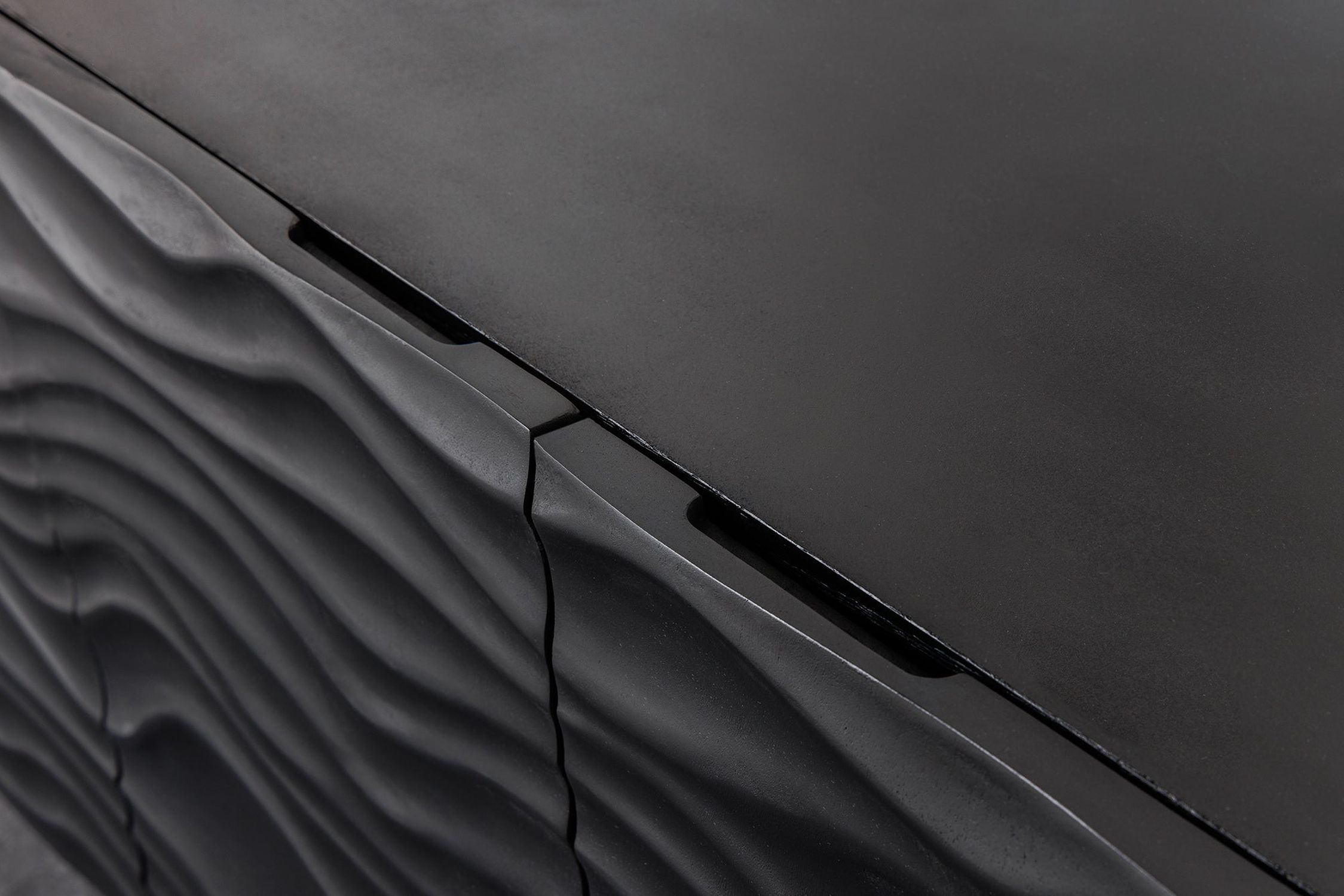 Sideboard 160 cm Holz Metall Schwarz Gold Handarbeit