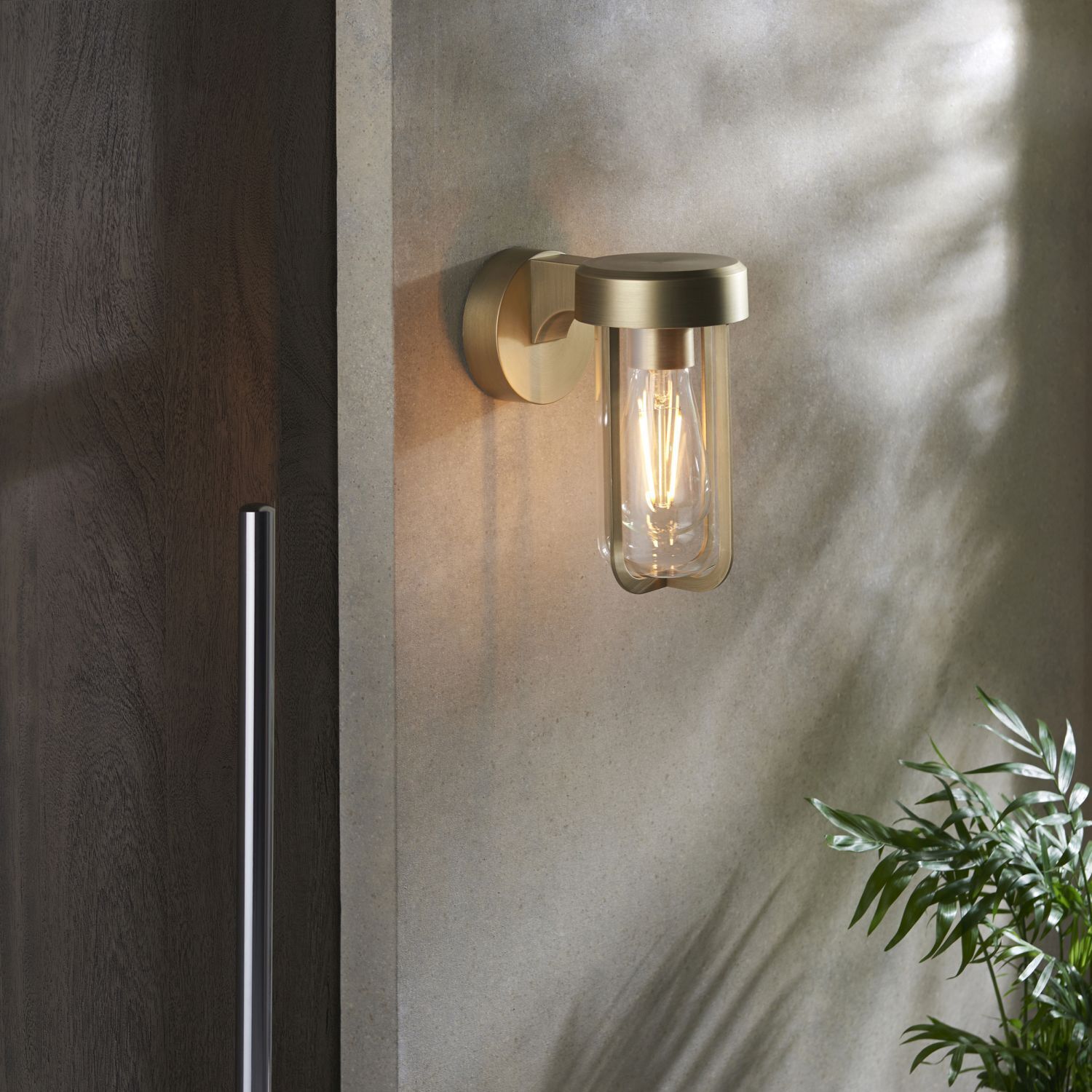 Wandleuchte außen E27 Aluminium Glas IP44 20,8 cm hoch in Gold