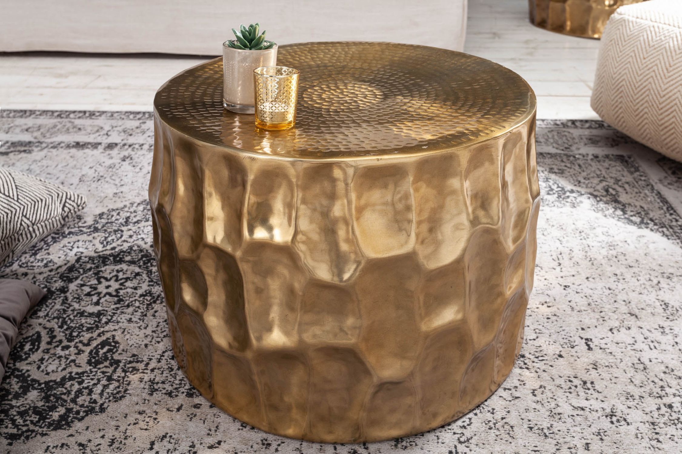 Couchtisch Aluminium in Gold 53 x 53 cm Handarbeit