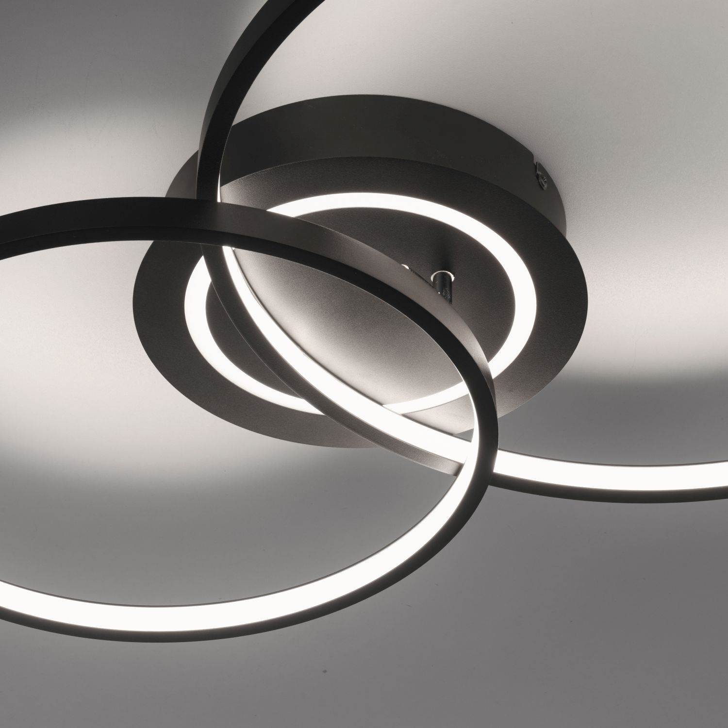 Stilvolle LED Deckenleuchte Metall Schwarz 3000 K Ringe