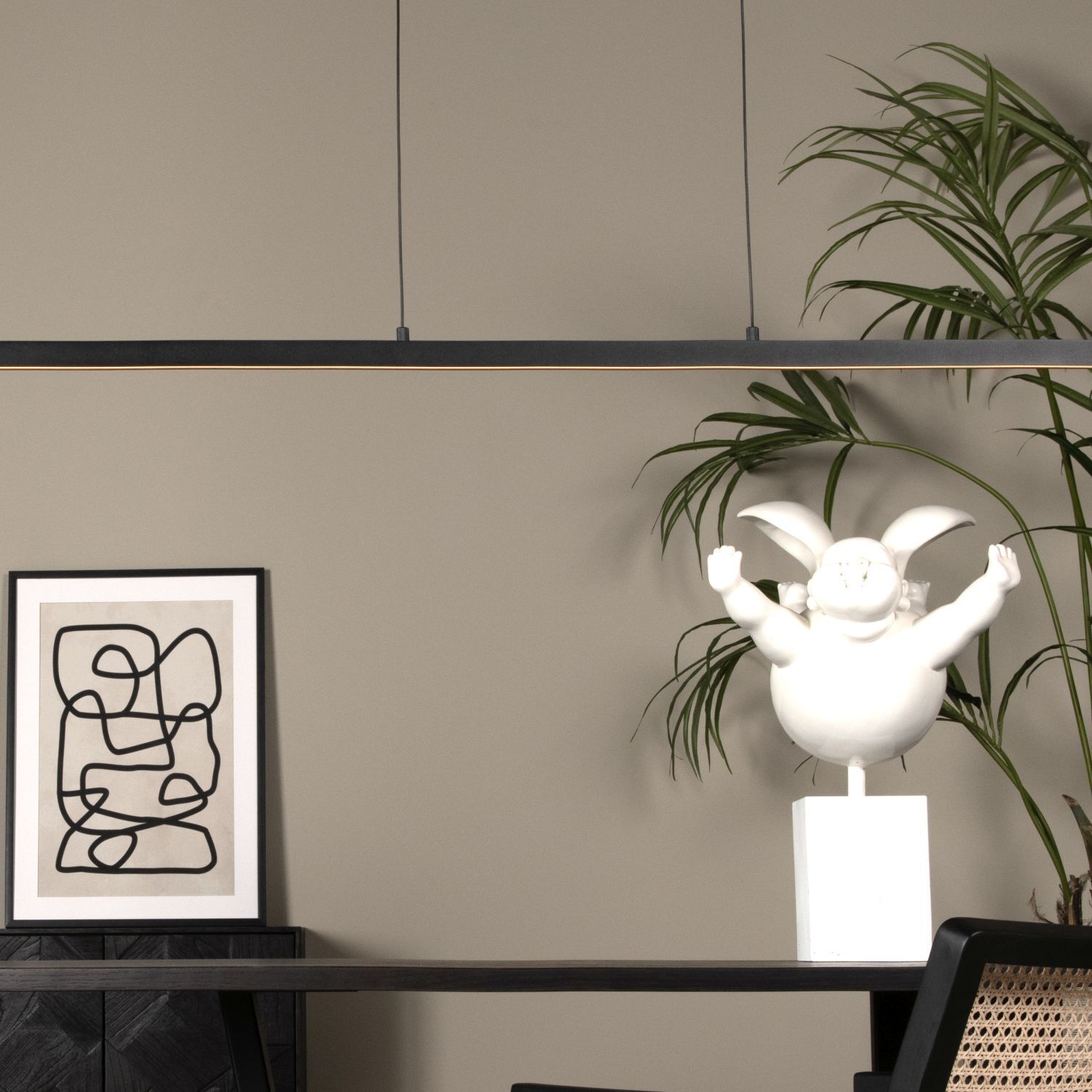 LED Pendelleuchte Metall Schwarz 2700 K L:147 cm Topfpflanze, Innenarchitektur, Mobiliar, Mauer, Tabelle