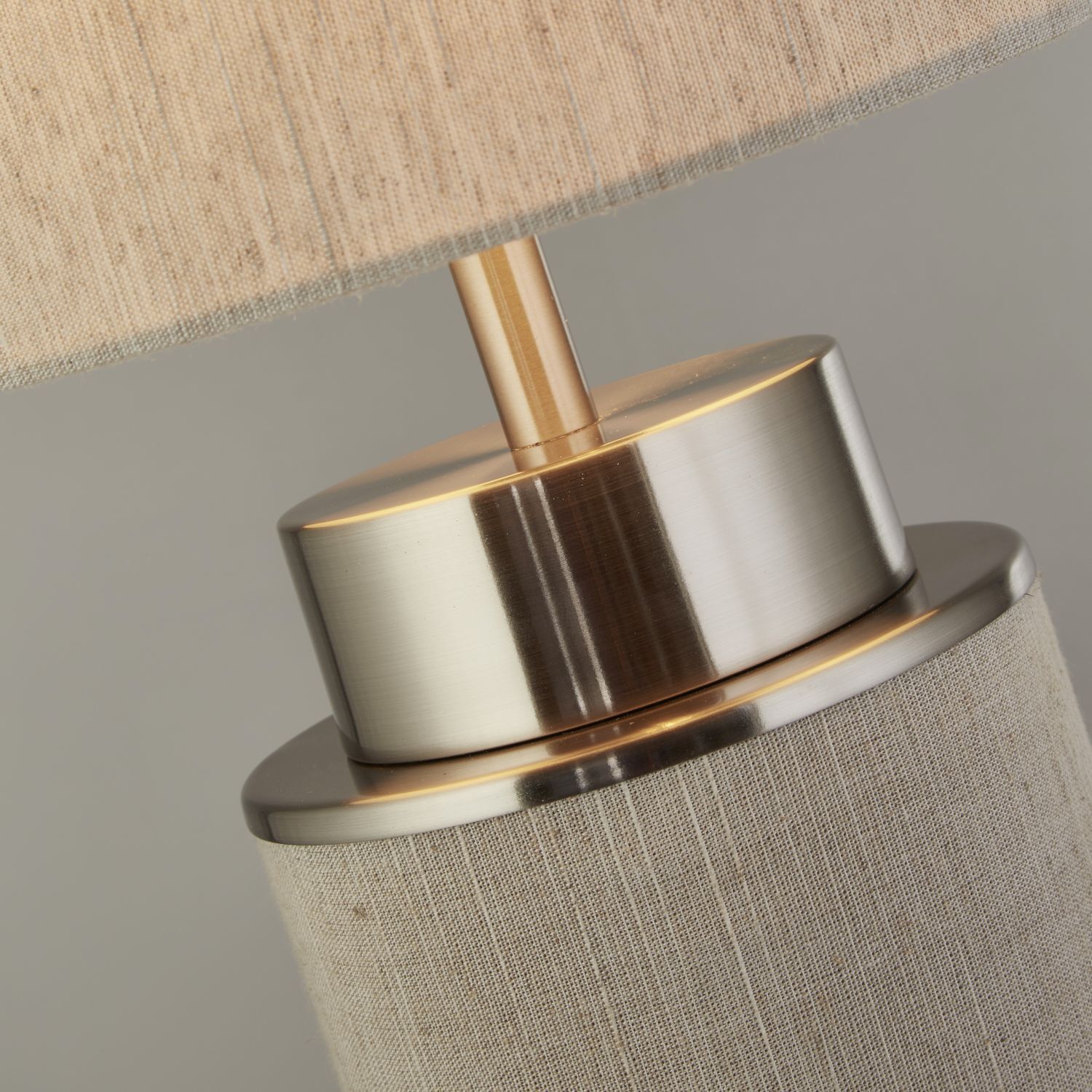 Tischleuchte Stoff Metall 72 cm hoch Grau-Beige Nickel E27