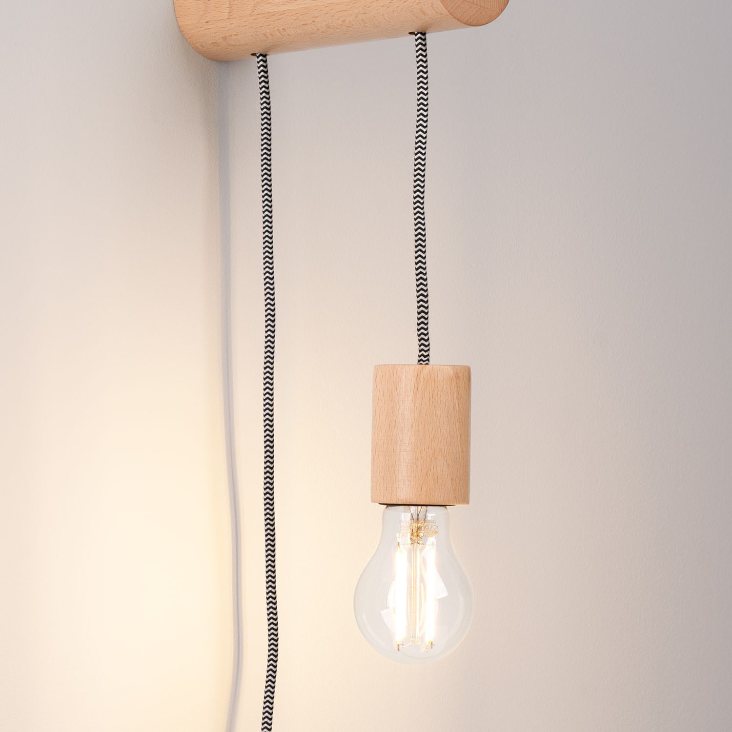 Wandleuchte Holz Natur E27 Schalter Stecker T:19 cm Hängelampe, Holzdekor, Glühbirne, Kabel, bemalte Wand