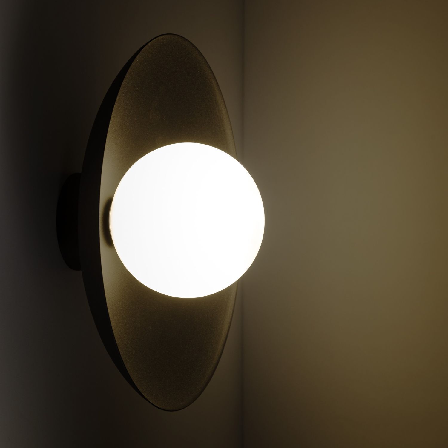 Blendarme Wandlampe Schwarz Metall Glas G9 Ø28 cm