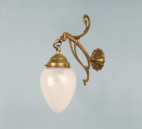 Wohnliche Wandleuchte Berliner Messing Glas in Blau E27