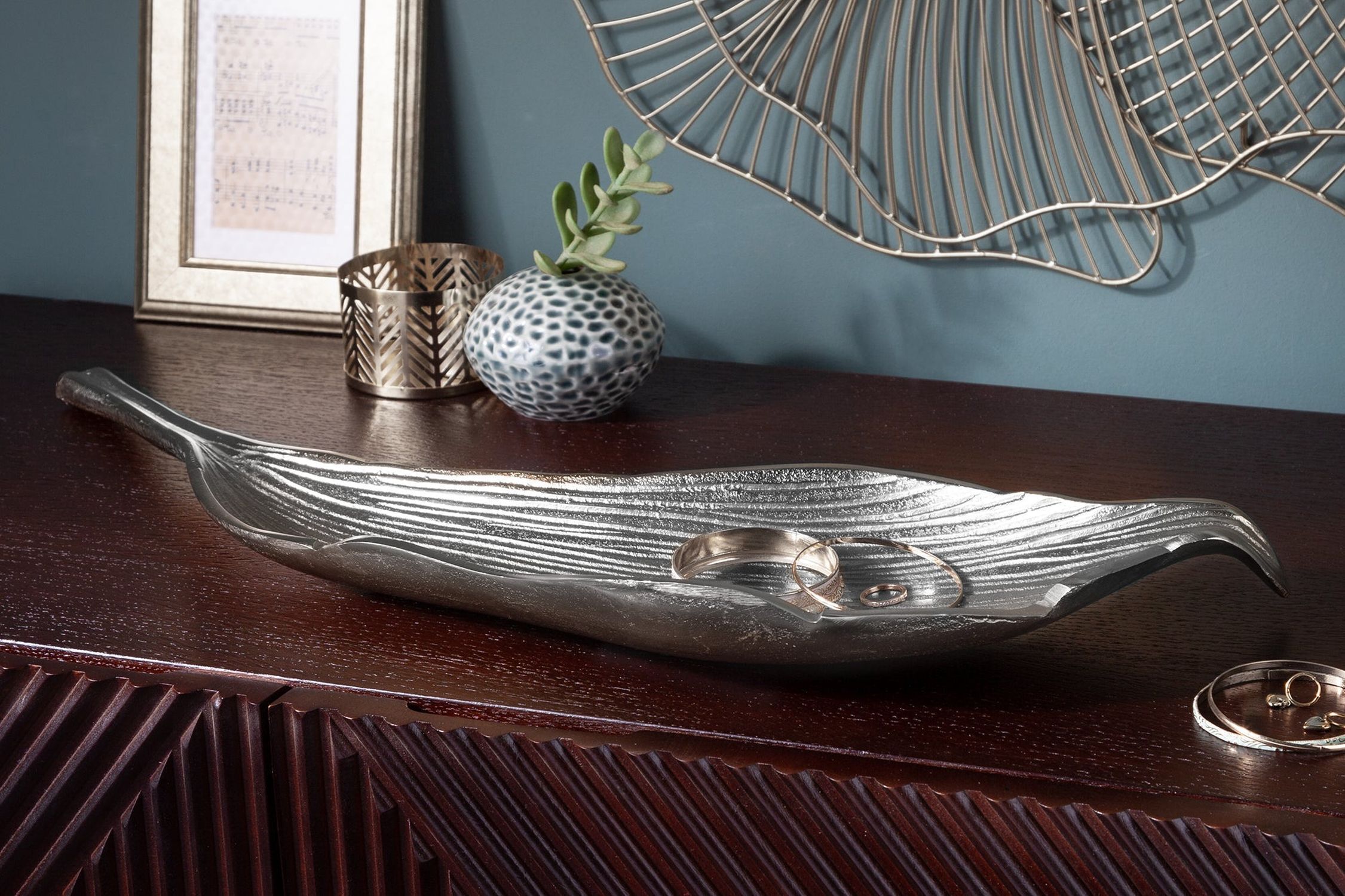 Dekoschale Metall L: 64 cm in Silber Blatt Design Handarbeit Dekoschale Metall L: 64 cm in Silber Blatt Design Handarbeit