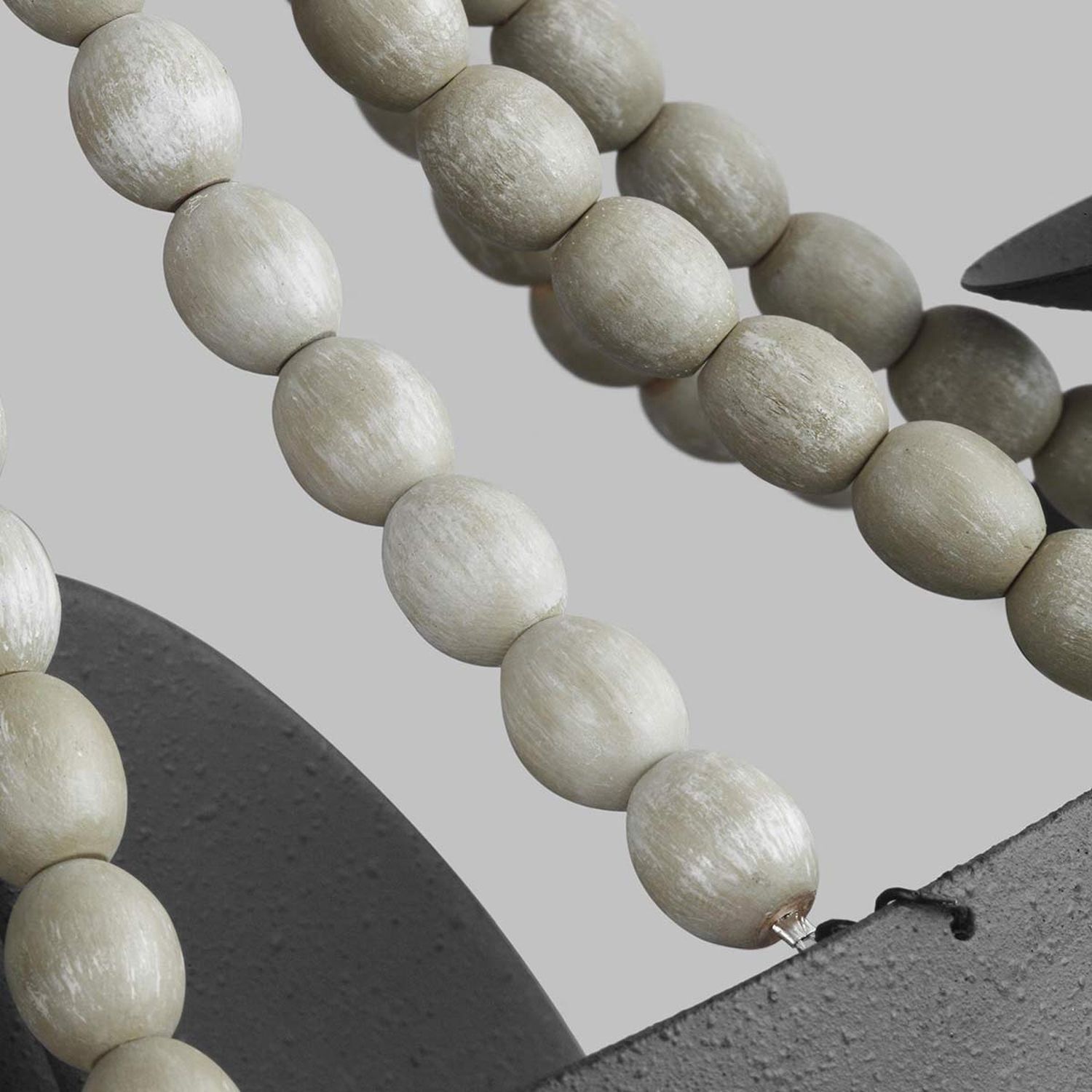 Wandlampe Rustikal 49,8 cm hoch 2-flammig Zink antik Zubehor, Perle, Perlen-Halskette, Ornament, Gebetsperlen