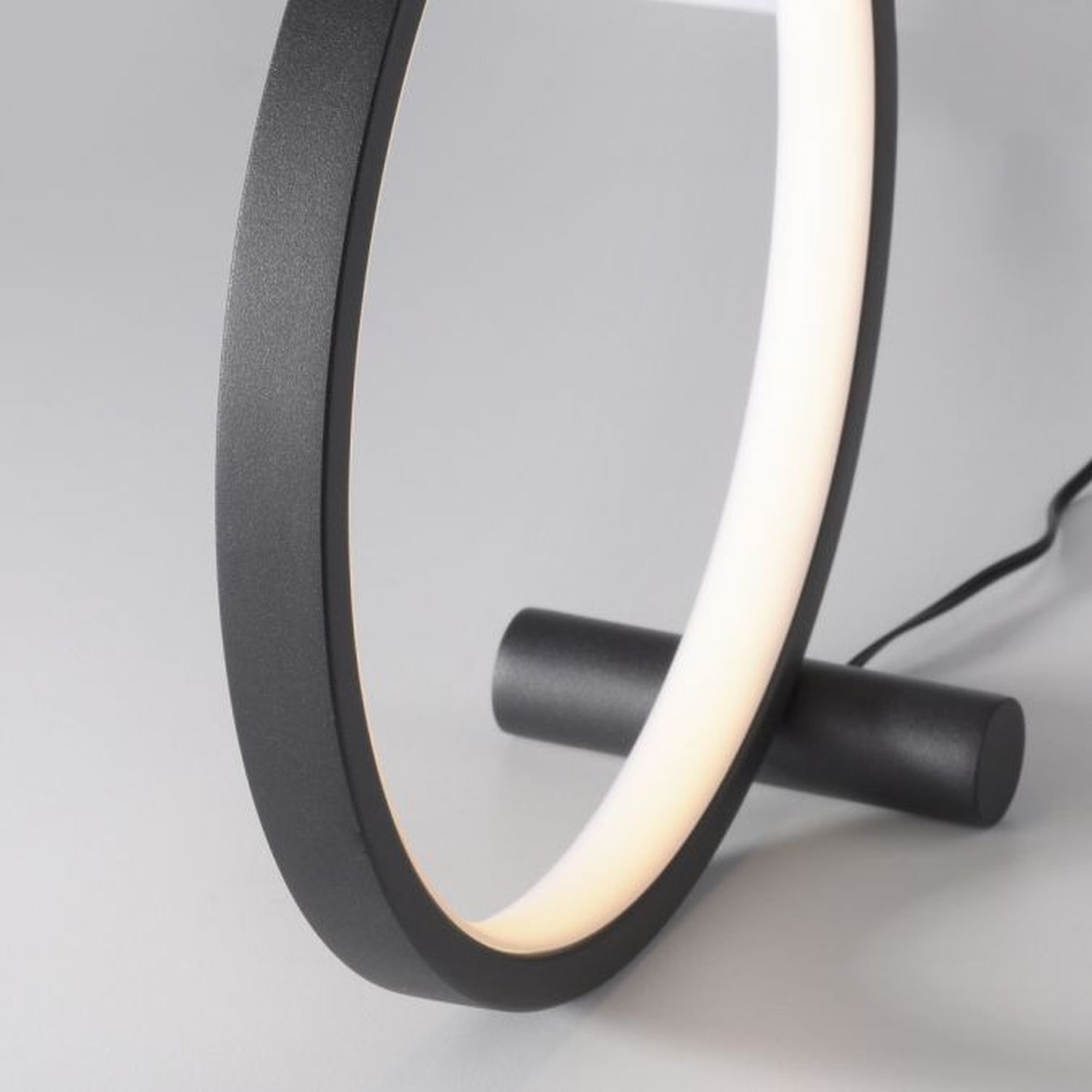 LED Tischlampe Schwarz Metall Ring H:25,5 cm 1290 lm