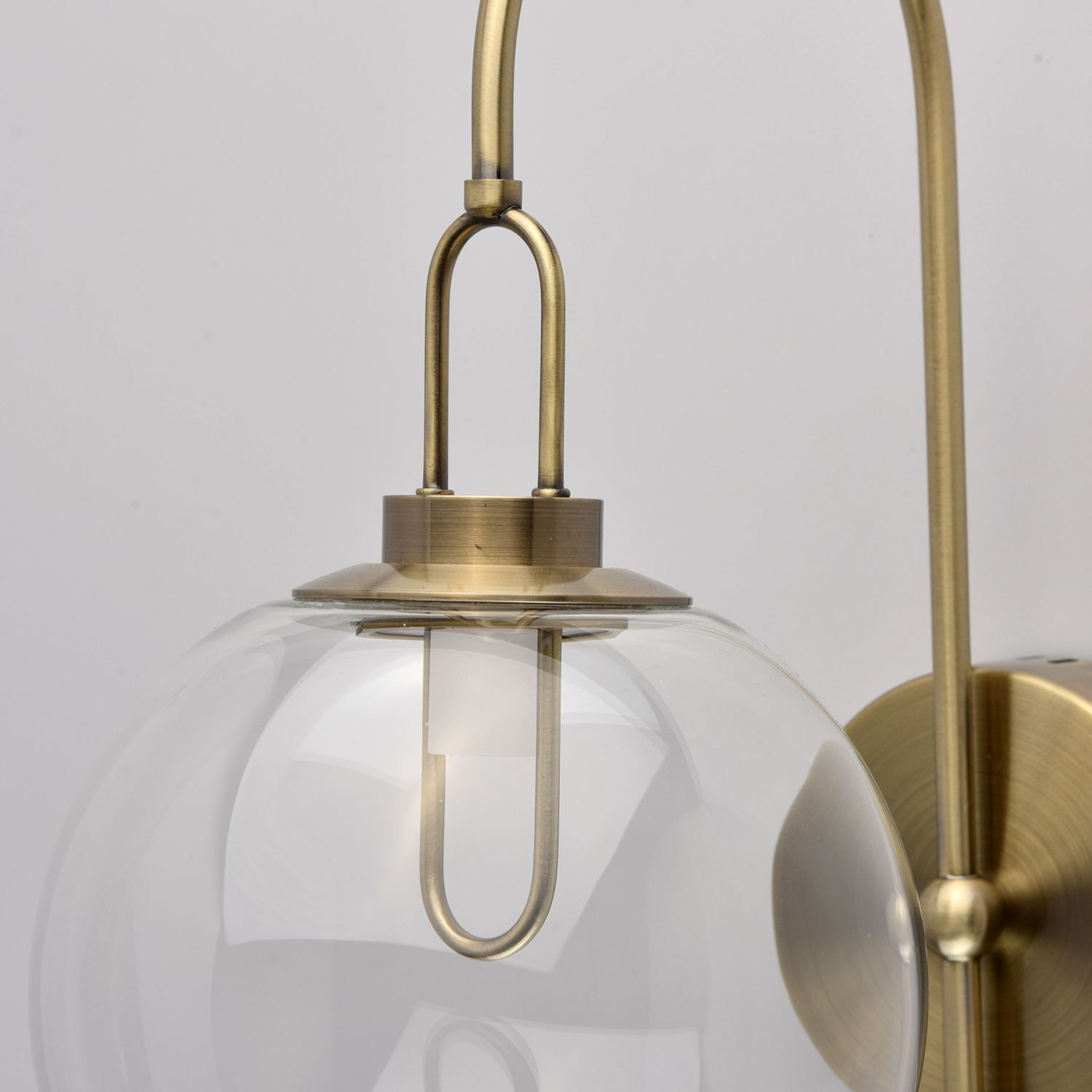 Edle LED Wandleuchte Glas Kugel Schirm in Messing Lampe, Leuchte