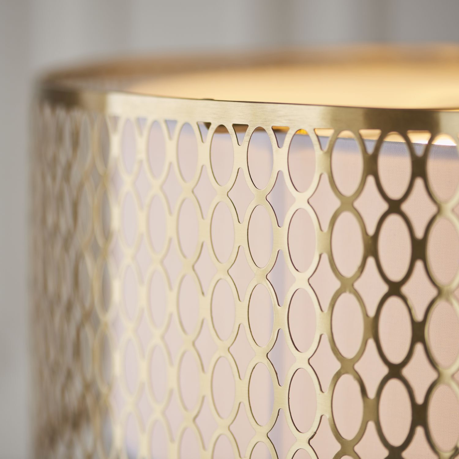 Hängeleuchte Metall Glas Stoff Ø 56 cm rund Gold Weiß 3x E27