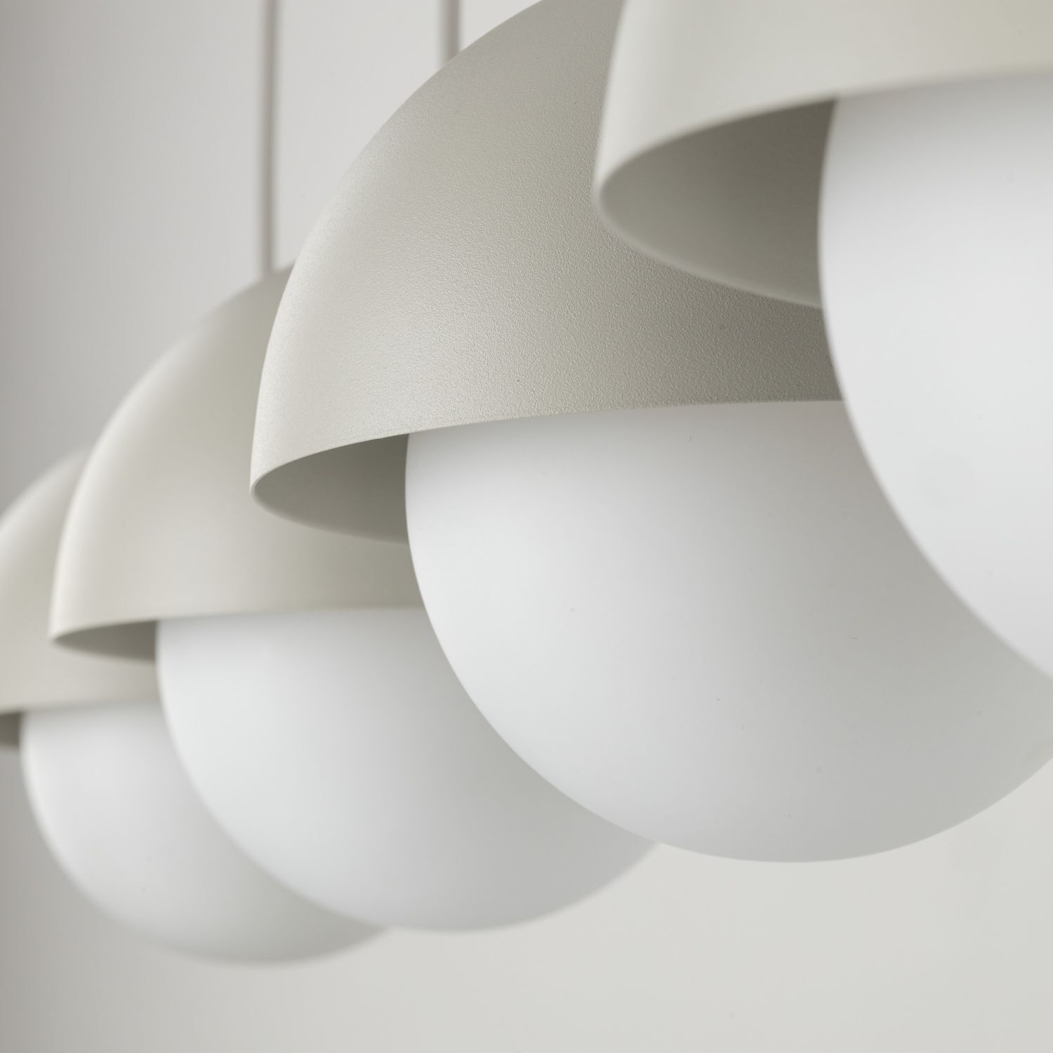 Hängeleuchte länglich 80cm Beige Weiß 4-flammig G9 Glas Metall