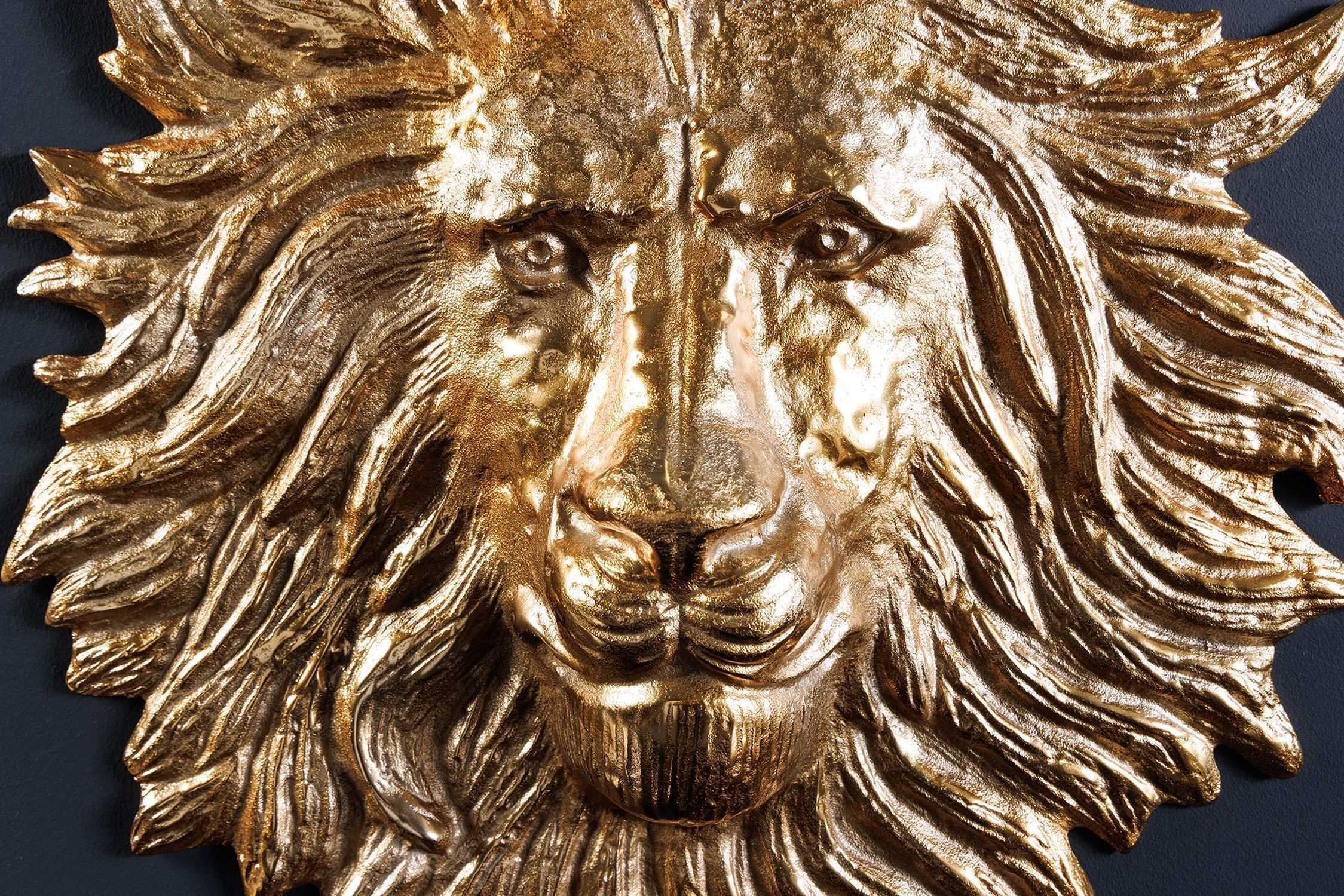 Bronze, Person