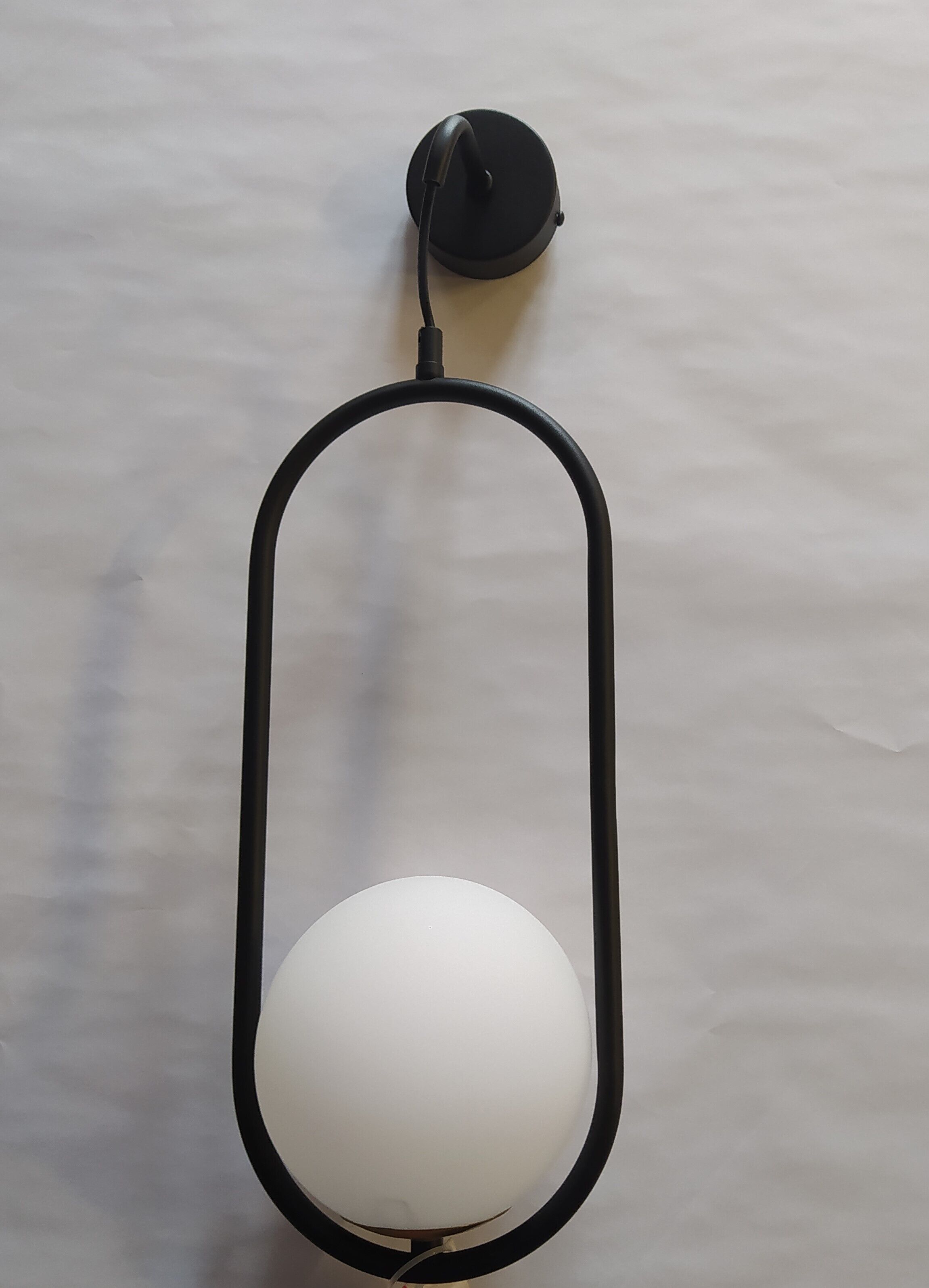 Design Wandleuchte Schwarz Weiß Glas NAESALA Flur