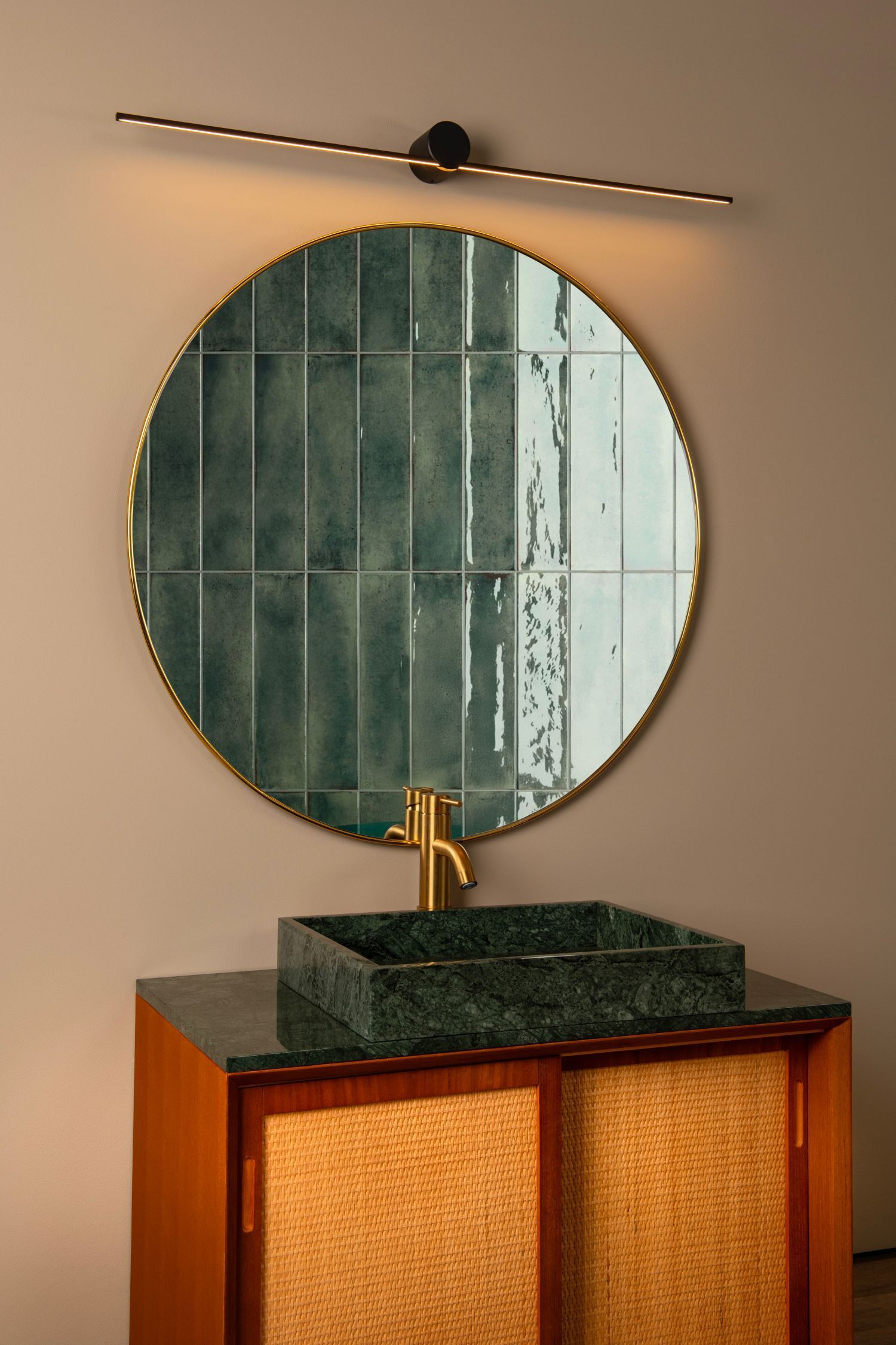 LED Wandleuchte Schwarz 2700 K IP44 L:90 cm edel Sinken, Waschbeckenhahn, Deckenventilator, Gerät, Elektrisches Gerät