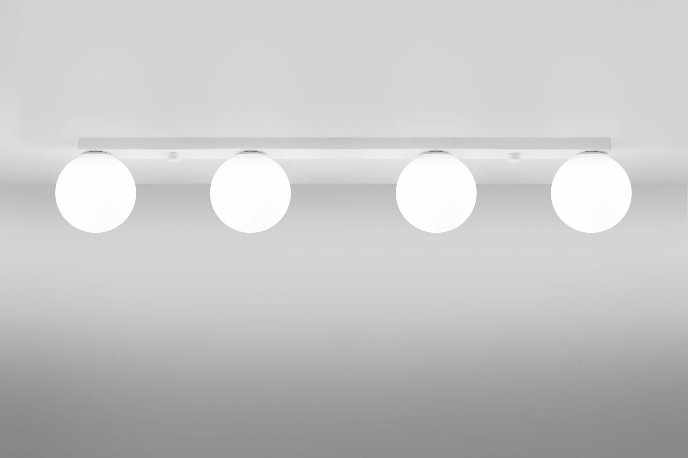 Deckenleuchte Weiß 88 cm lang Glas Metall 4-flammig G9