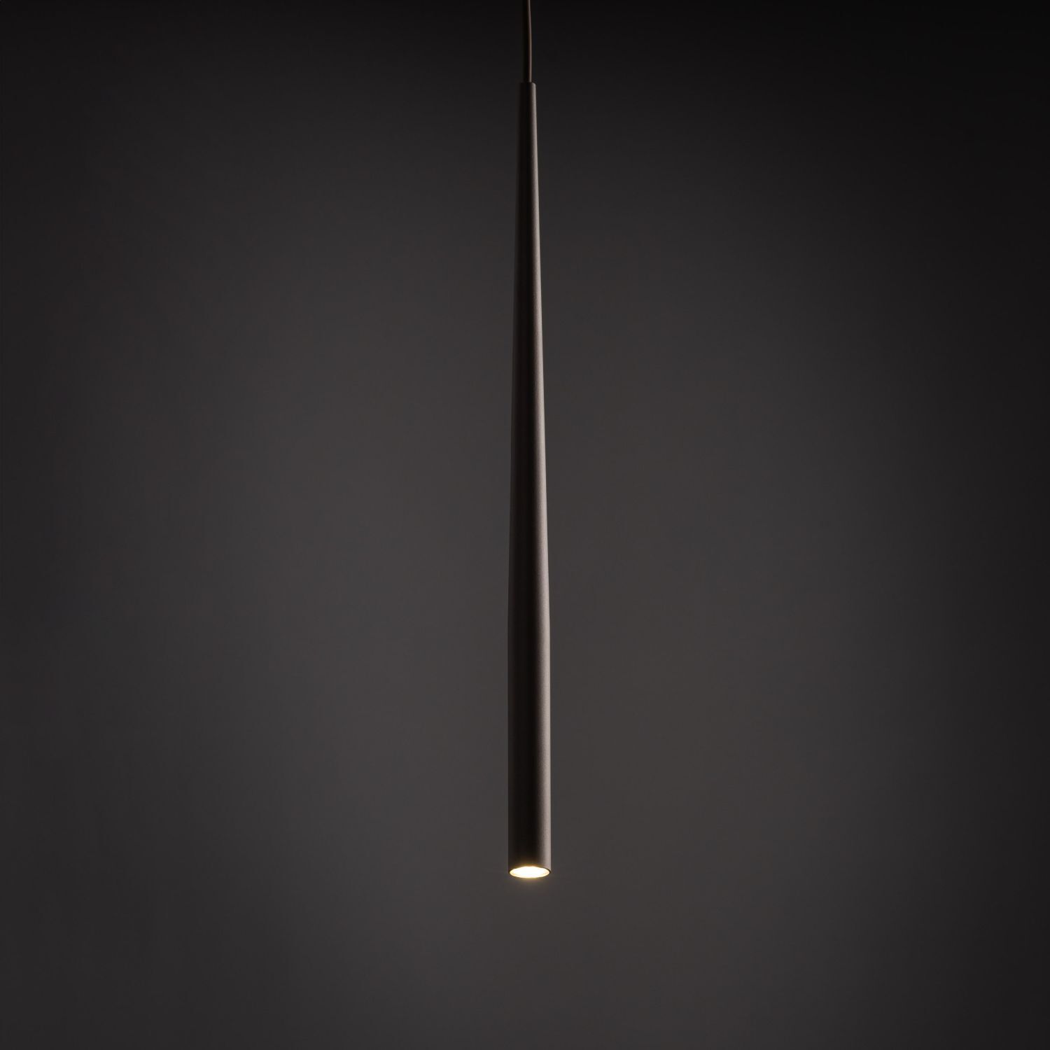 Hängelampe Braun Metall Ø 5,2 cm H: max. 140 cm verstellbar Beleuchtung, Schwert, Waffe, Lampe