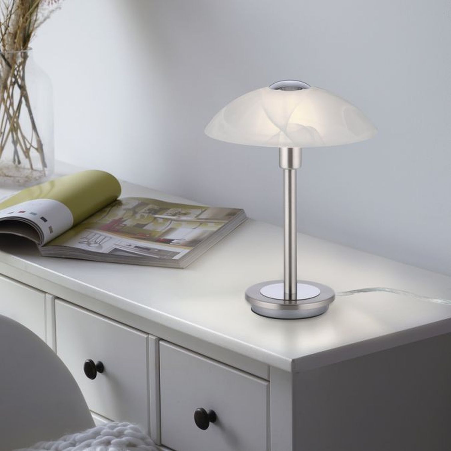 Lampe, Tischlampe, Buch, Veröffentlichung