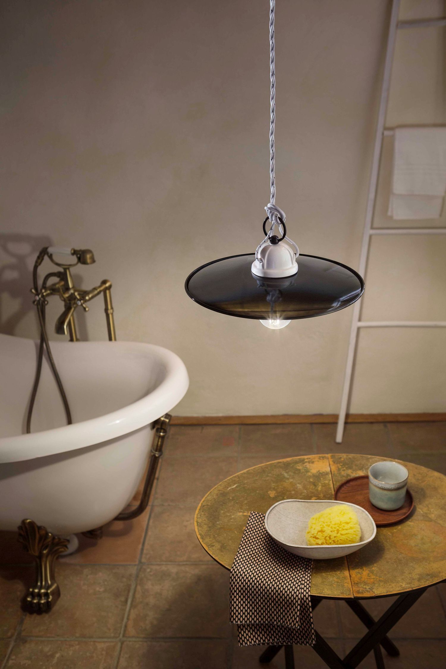 Pendelleuchte Metall Keramik E27 rund Ø 25 cm SANDRA Baden