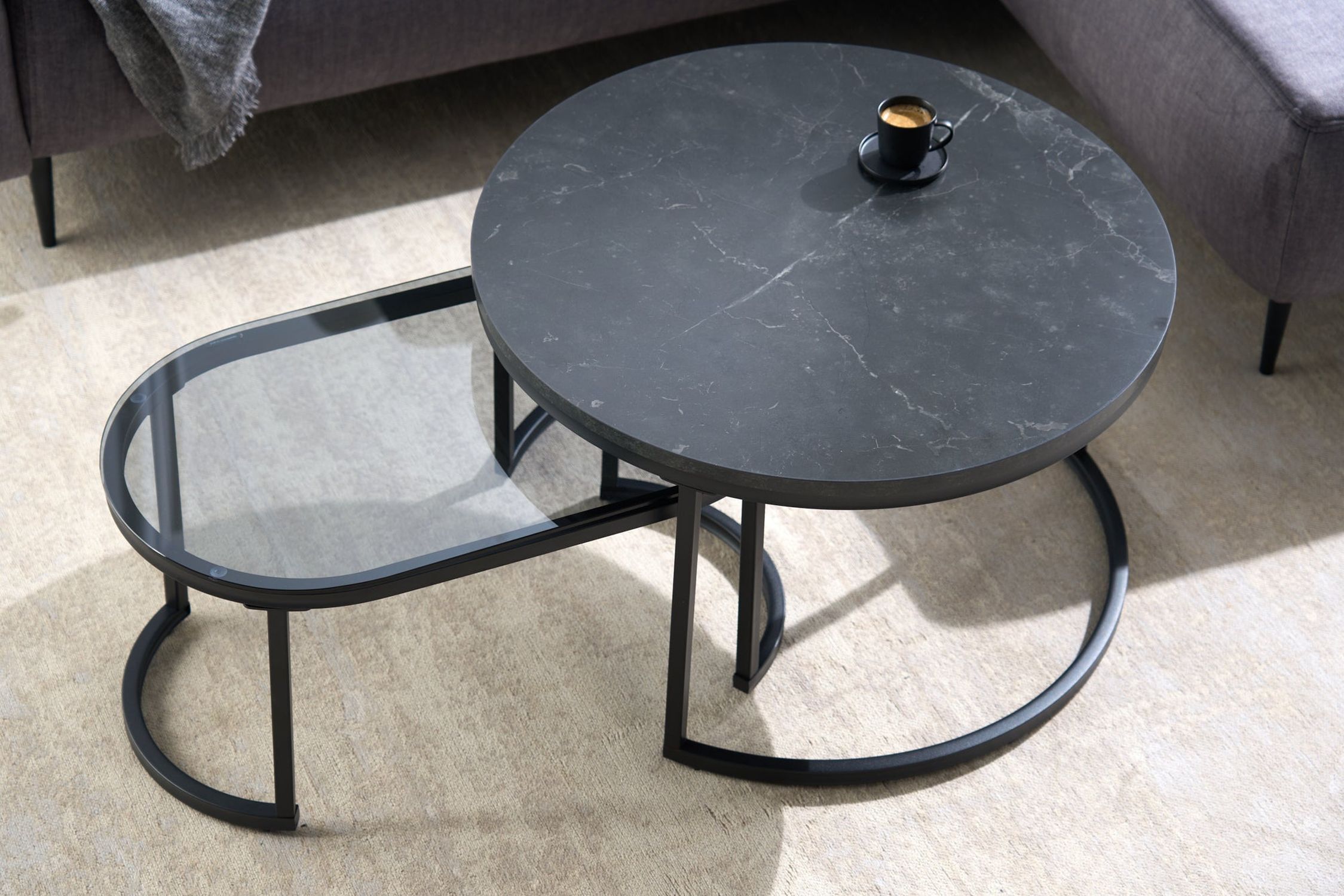 Couchtisch 2er Set MDF Hartglas Metall in Schwarz