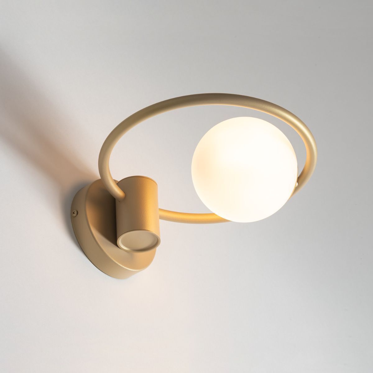 Moderne Wandleuchte Gold Glas Kugel B:25 cm G9 blendarm