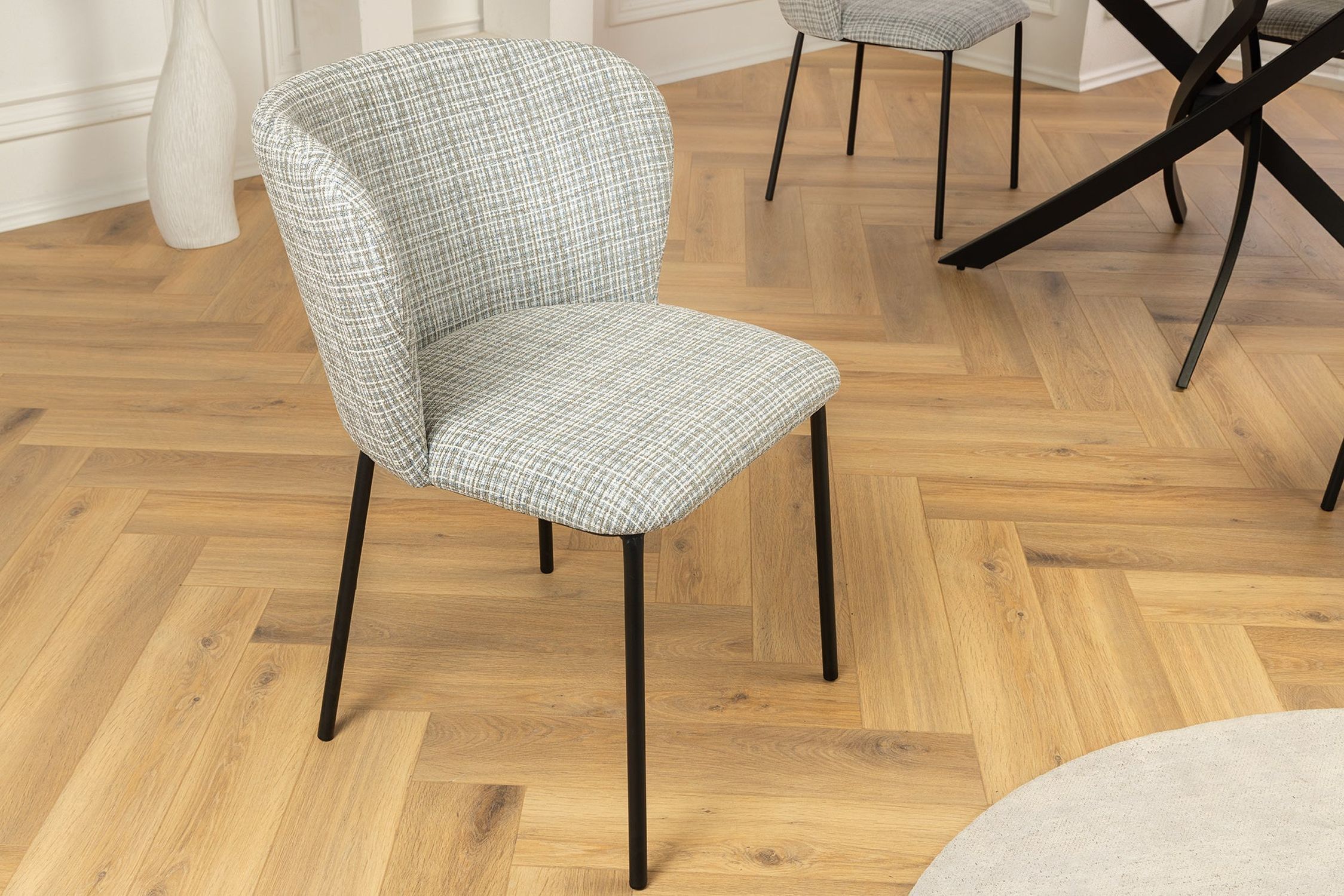 Esszimmerstuhl Weiß Blau kariert Bouclé Metall ohne Armlehne Innenarchitektur, Fußboden, Holz, Mobiliar, Stuhl